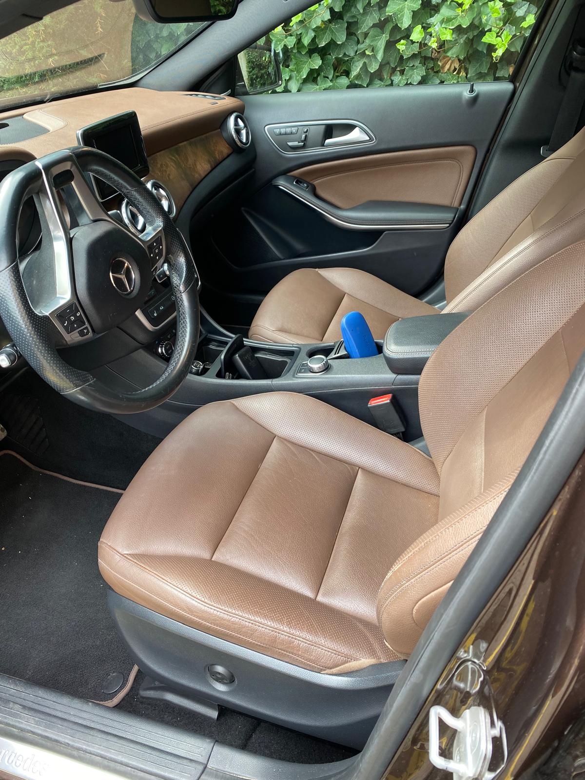 MERCEDES-BENZ GLA 250 Urban 4Matic 7G-DCT-image-15