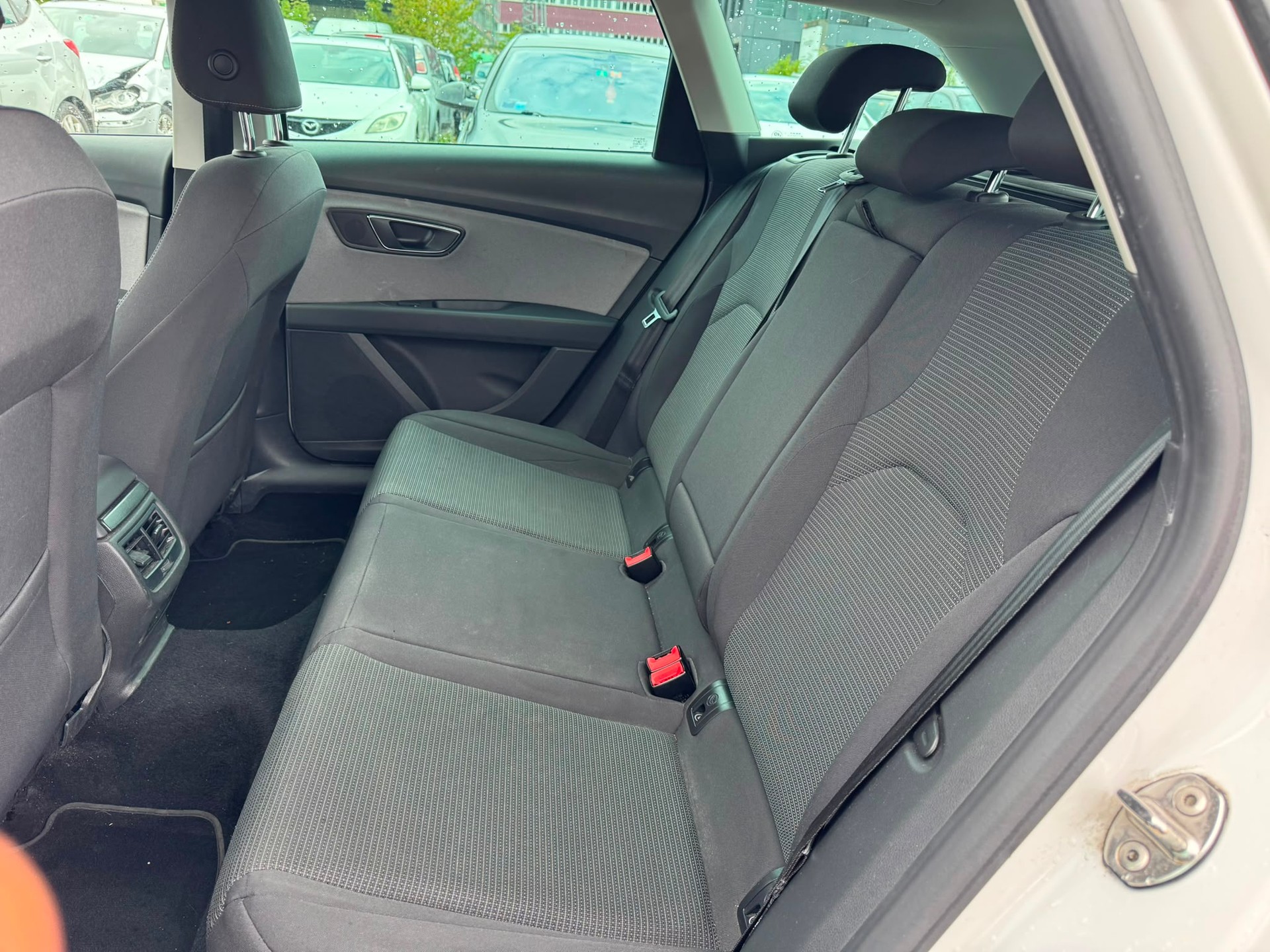 SEAT Leon ST 2.0 TDI Style DSG-image-10