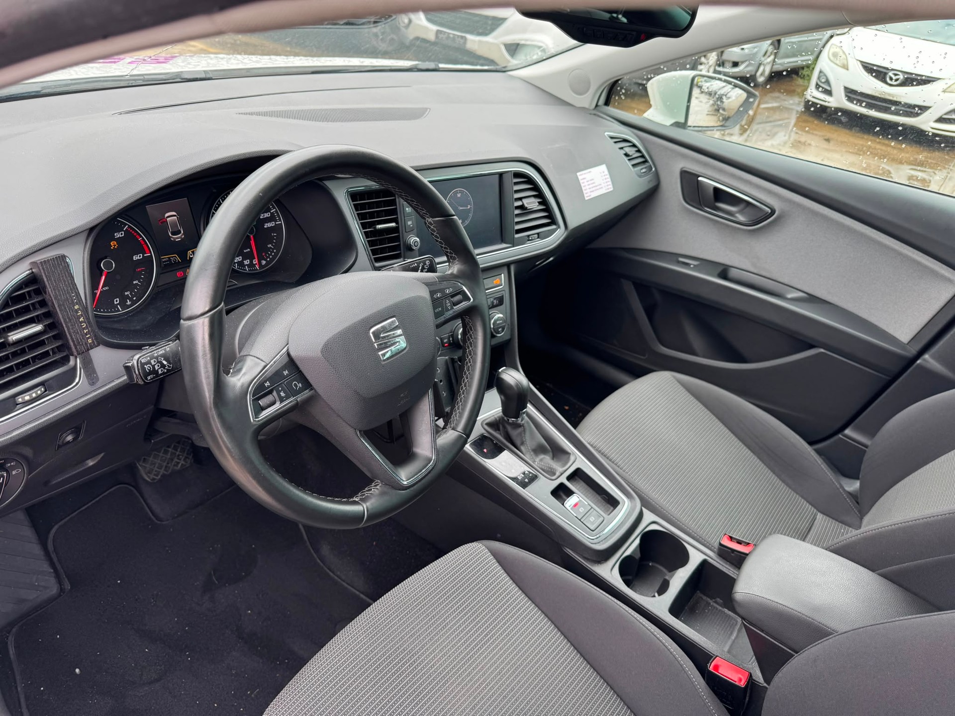 SEAT Leon ST 2.0 TDI Style DSG-image-9