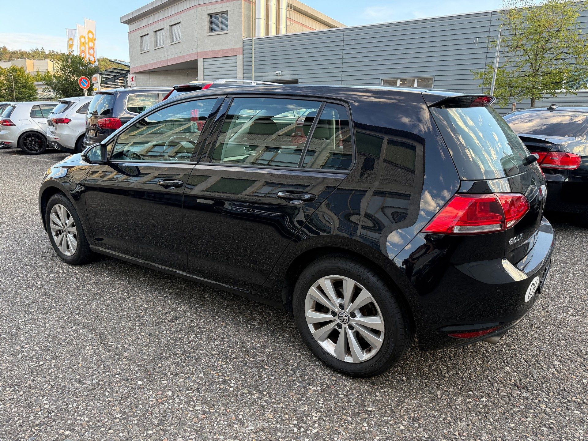 VW Golf 2.0 TDI Highline DSG-image-3