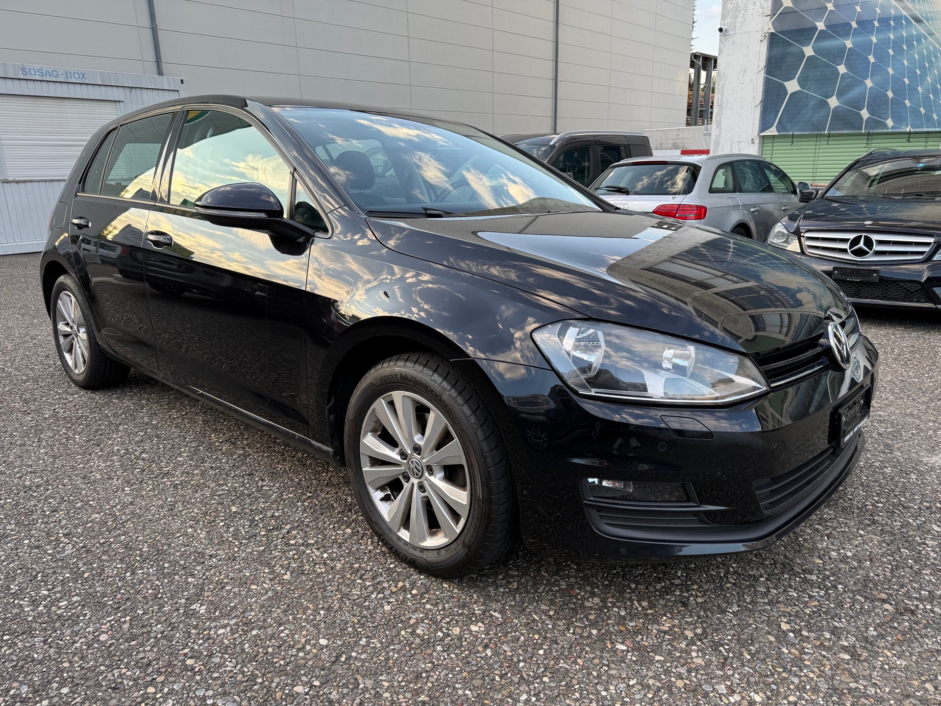 VW Golf 2.0 TDI Highline DSG-image-1