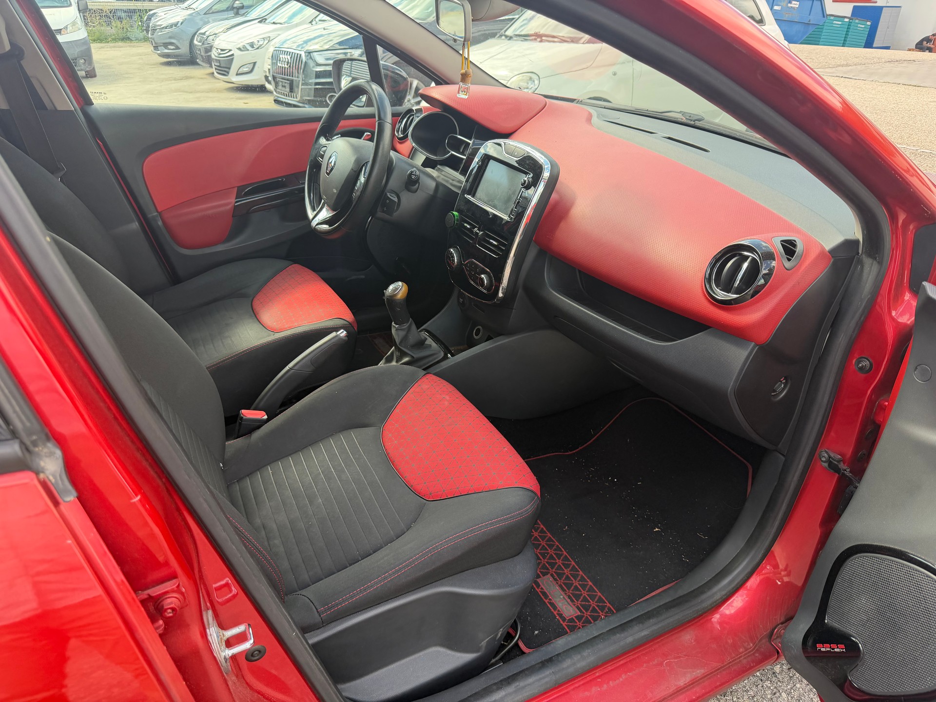 RENAULT Clio 0.9 12V Dynamique-image-3
