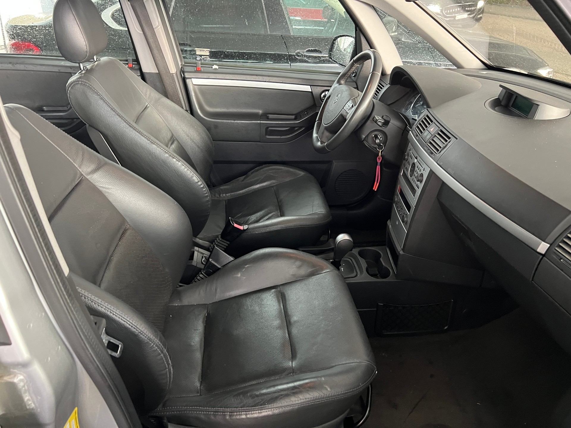 OPEL Meriva 1.8i 16V Cosmo-image-10