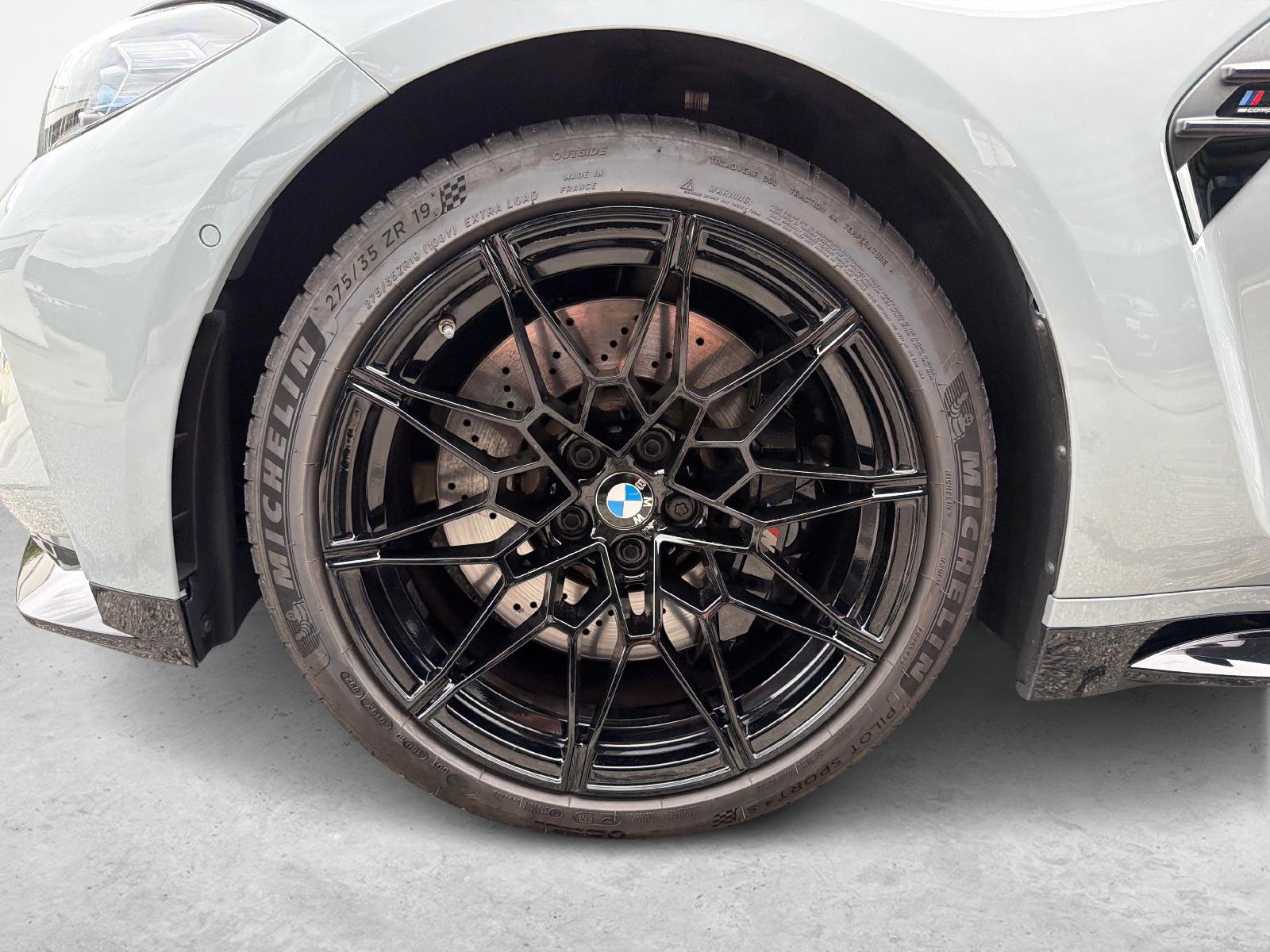BMW M3 Competition xDrive Touring-image-9