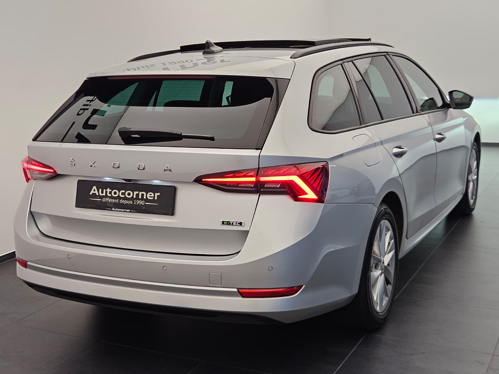 SKODA Octavia Combi 1.5 TSI mHEV DSG Style-image-6