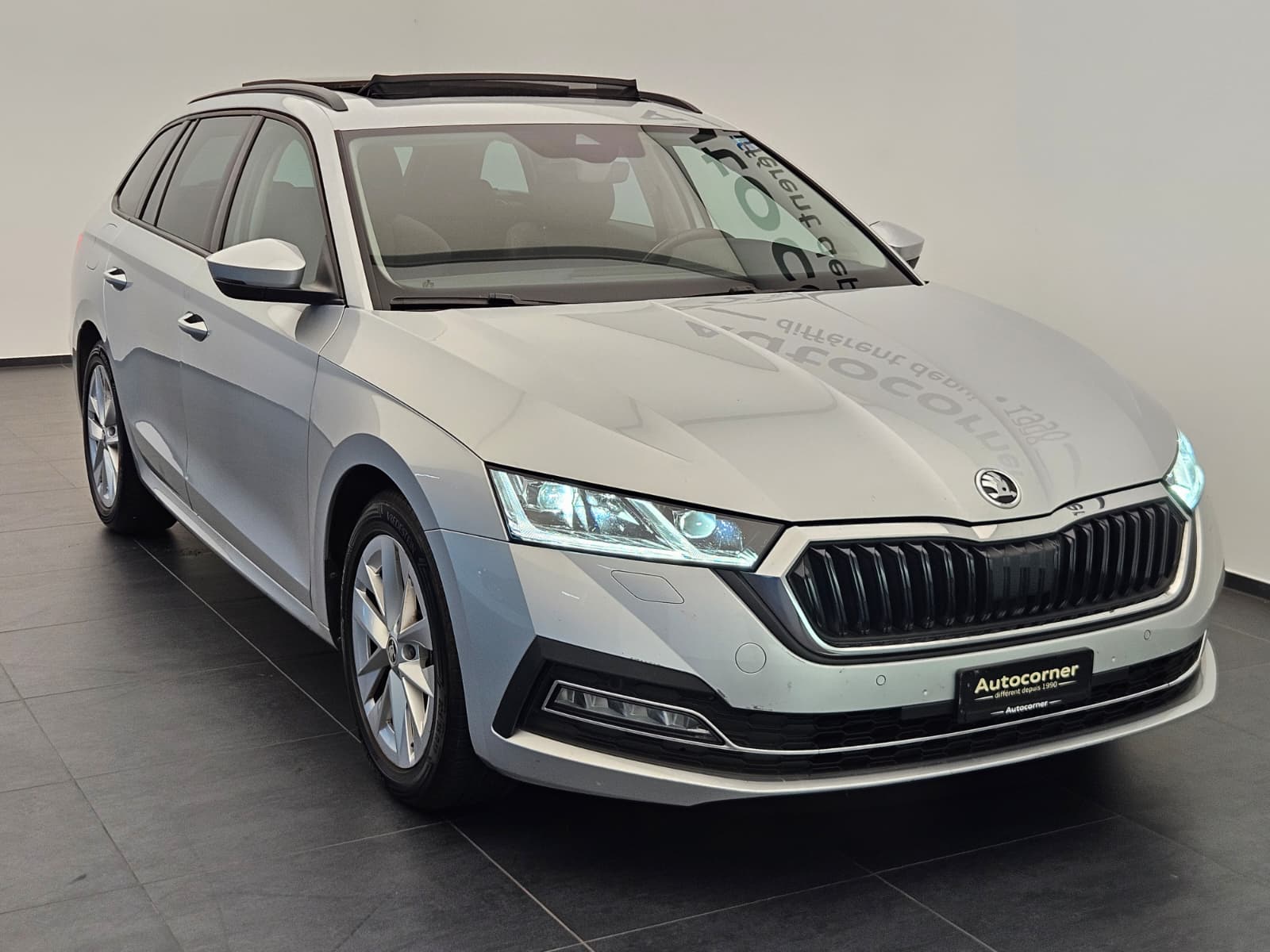SKODA Octavia Combi 1.5 TSI mHEV DSG Style-image-4