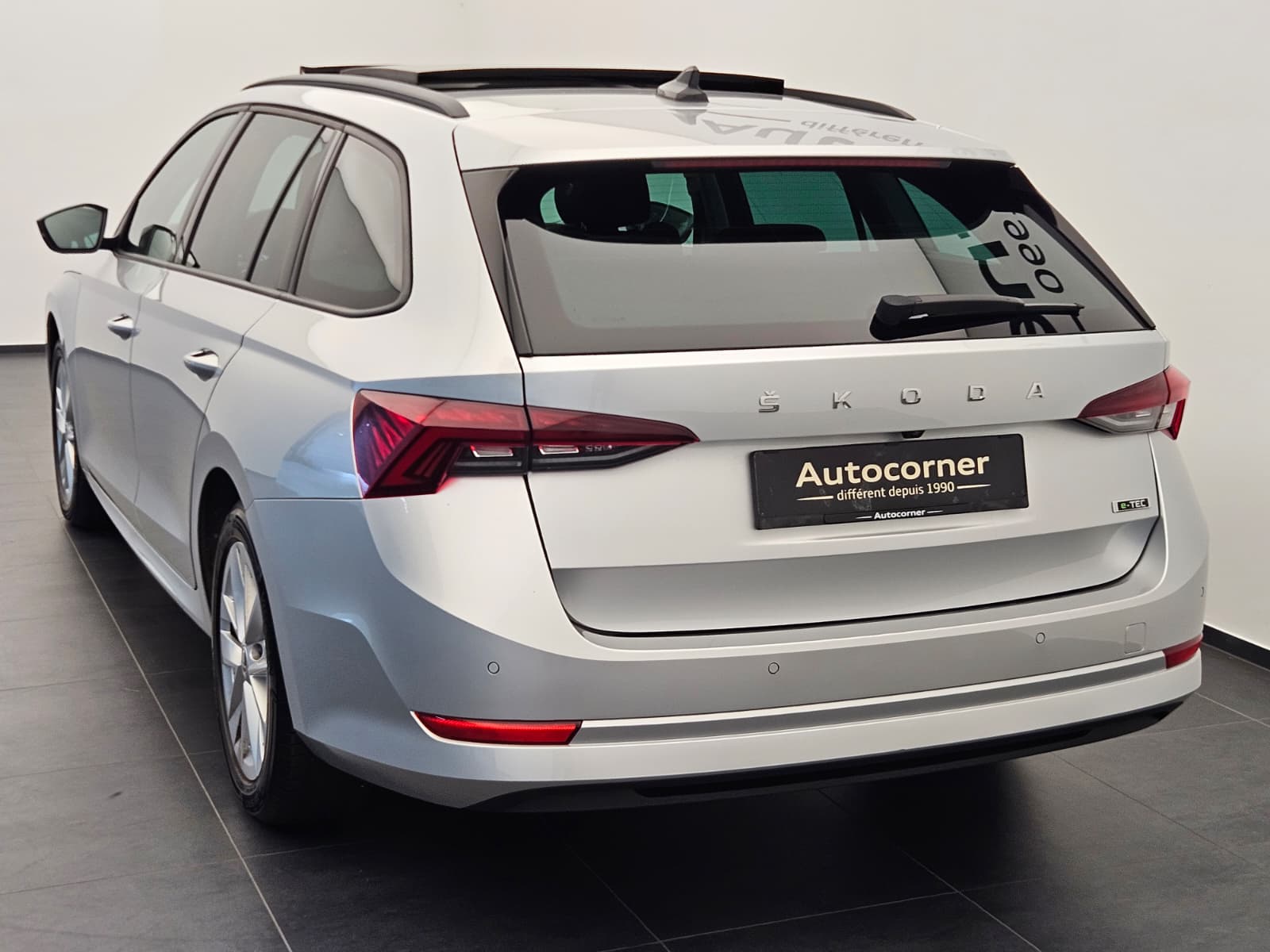 SKODA Octavia Combi 1.5 TSI mHEV DSG Style-image-8