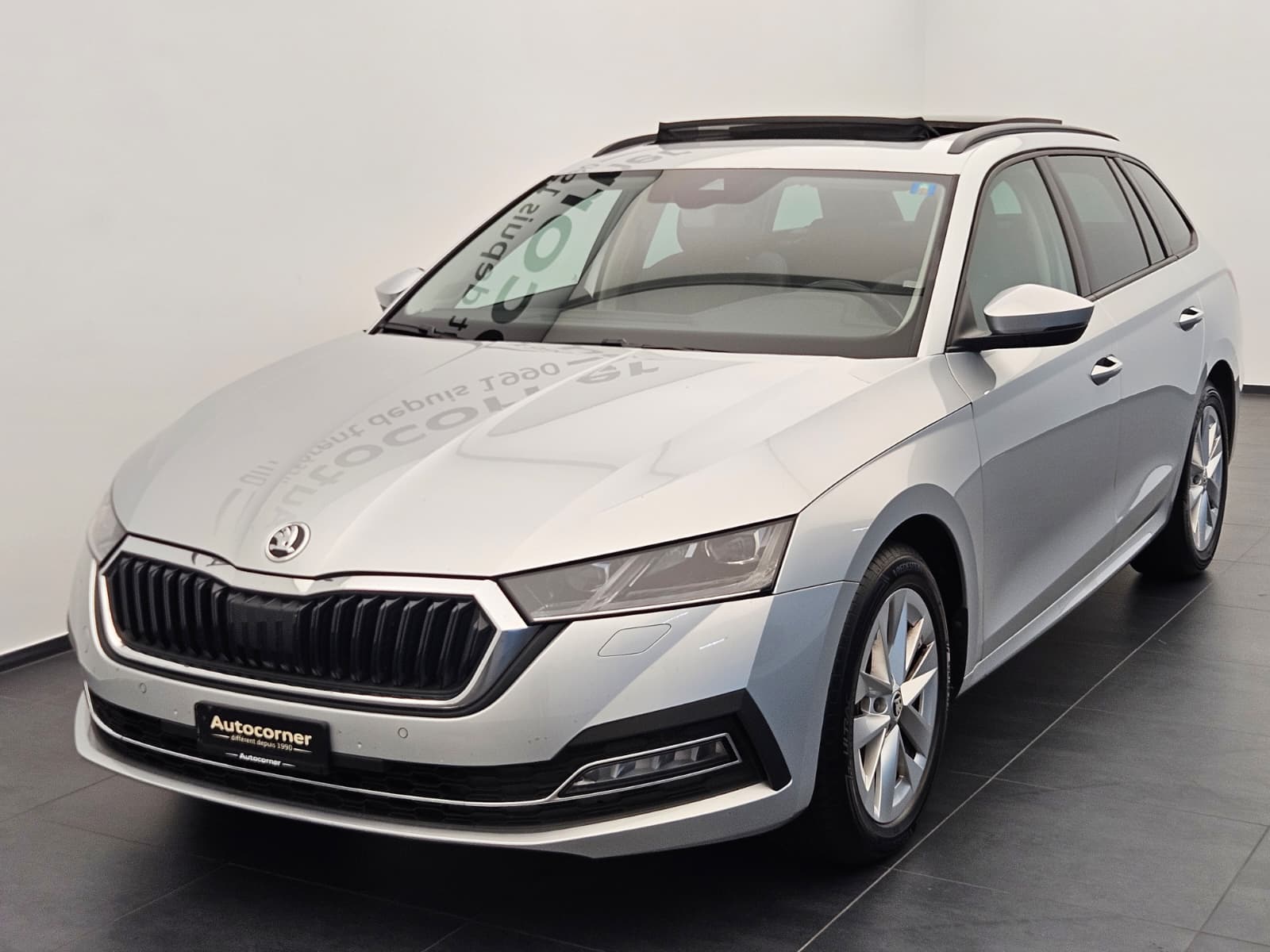 SKODA Octavia Combi 1.5 TSI mHEV DSG Style-showroom-element-2