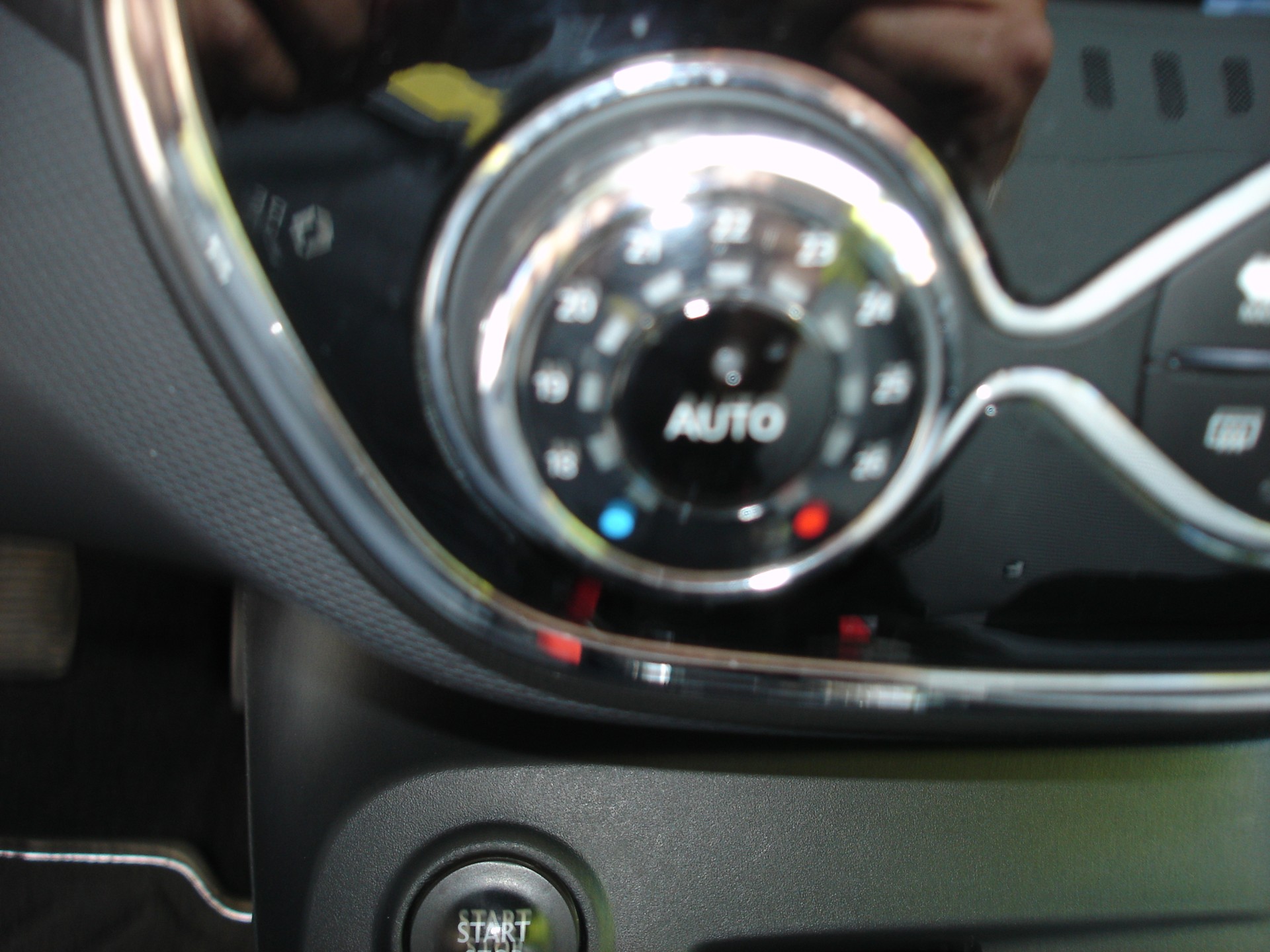 RENAULT Captur 1.2 T 16V Privilège EDC-image-15