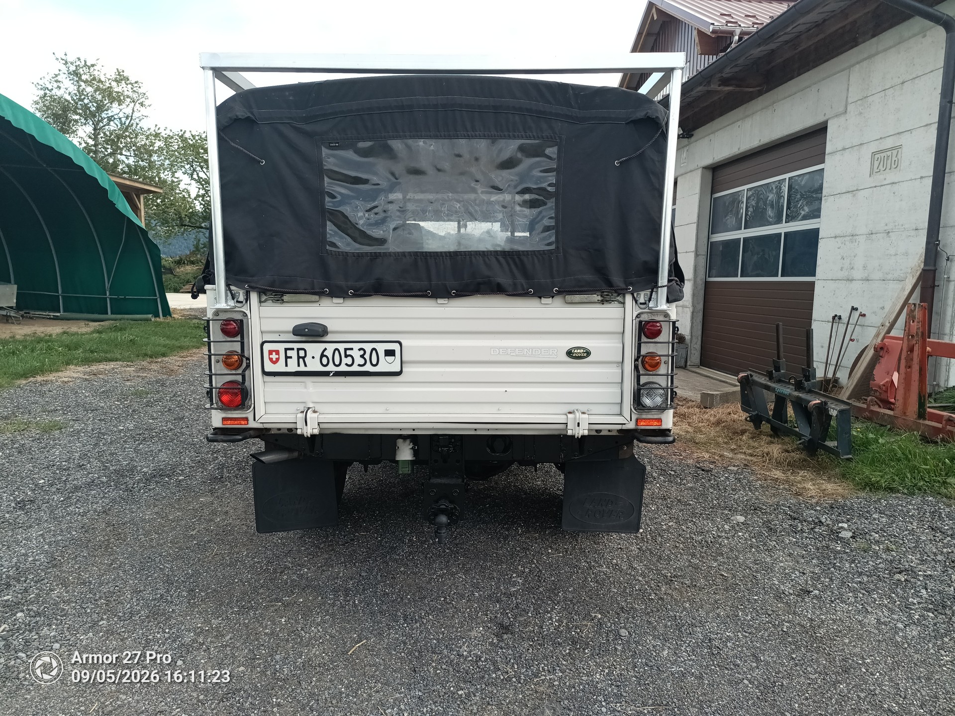 LAND ROVER 130 300tdi-image-1