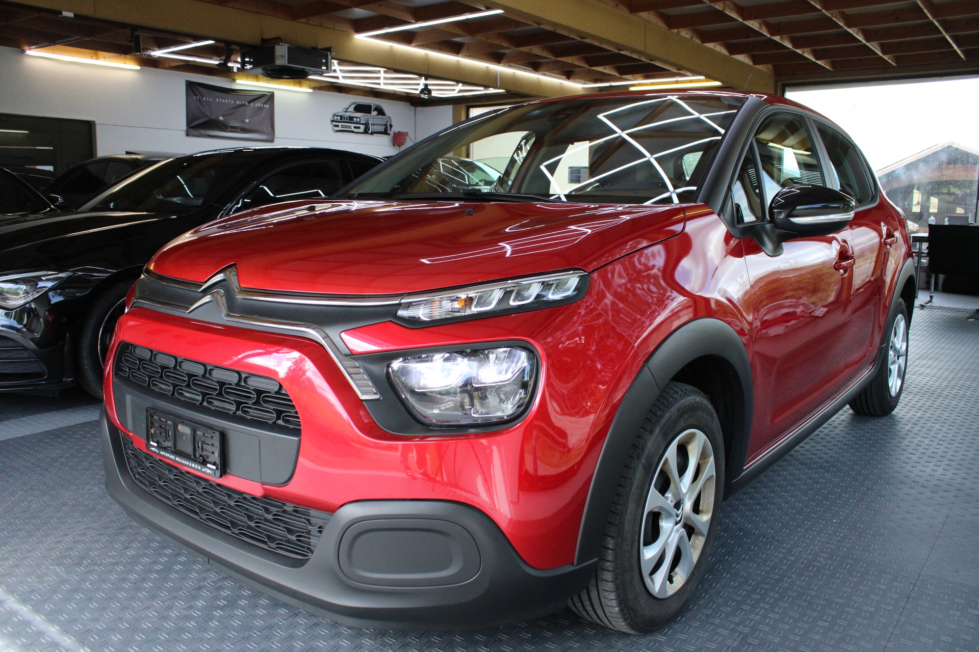CITROEN C3 1.2i PureTech Swiss Edition-image-0