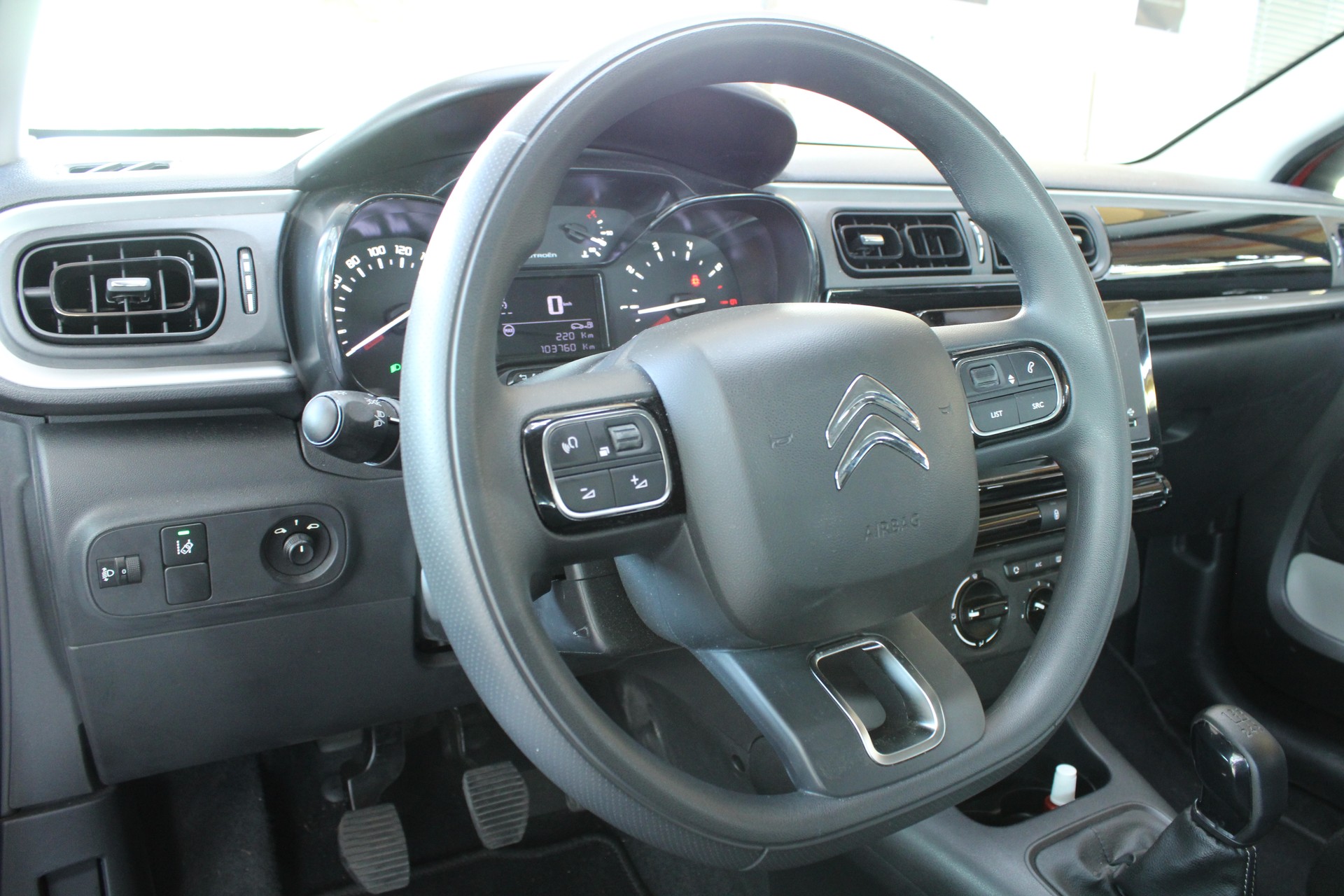 CITROEN C3 1.2i PureTech Swiss Edition-image-6