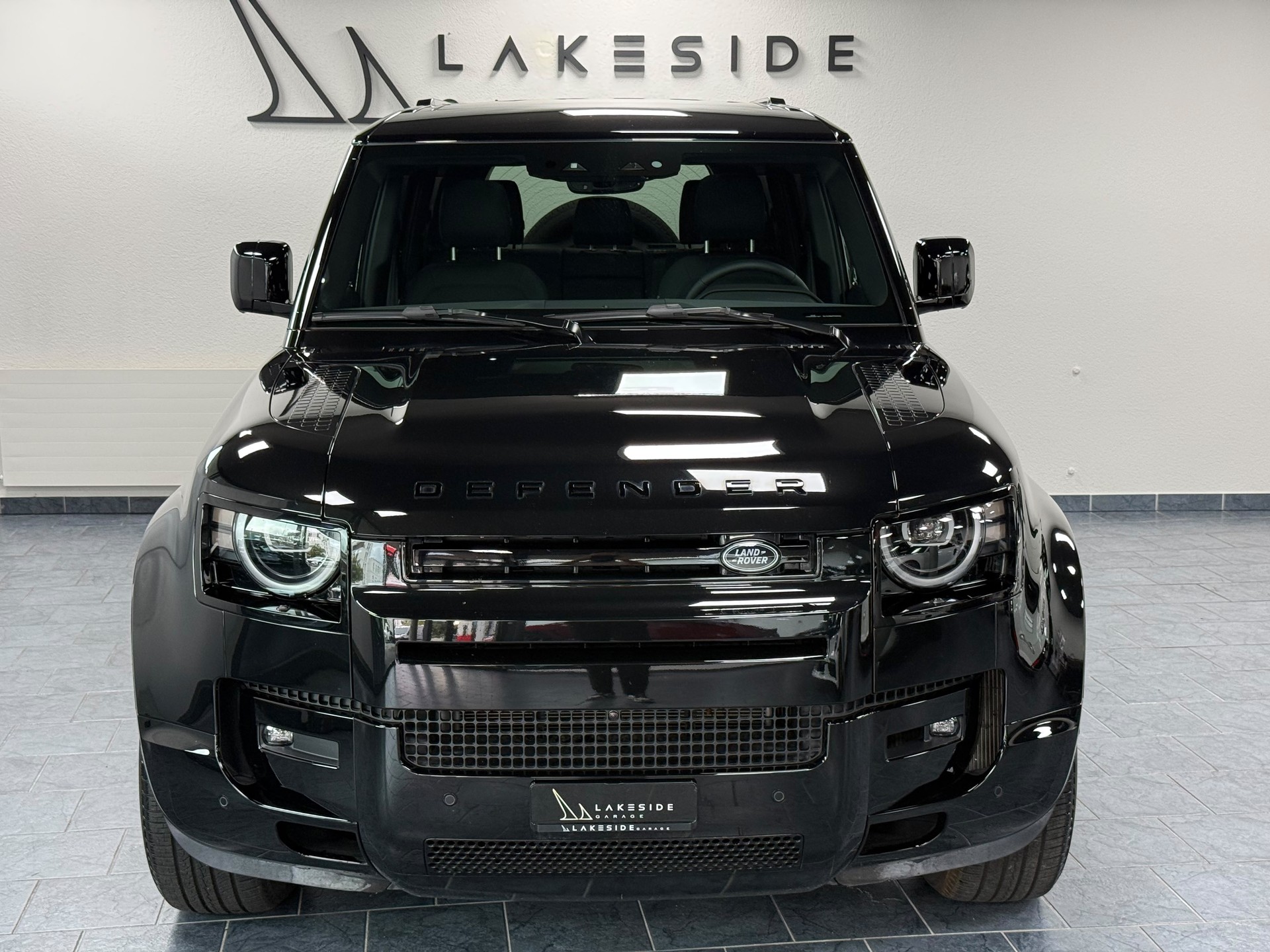 LAND ROVER Defender 110 3.0 D I6 350 X-Dynamic SE AWD AT8-showroom-element-1