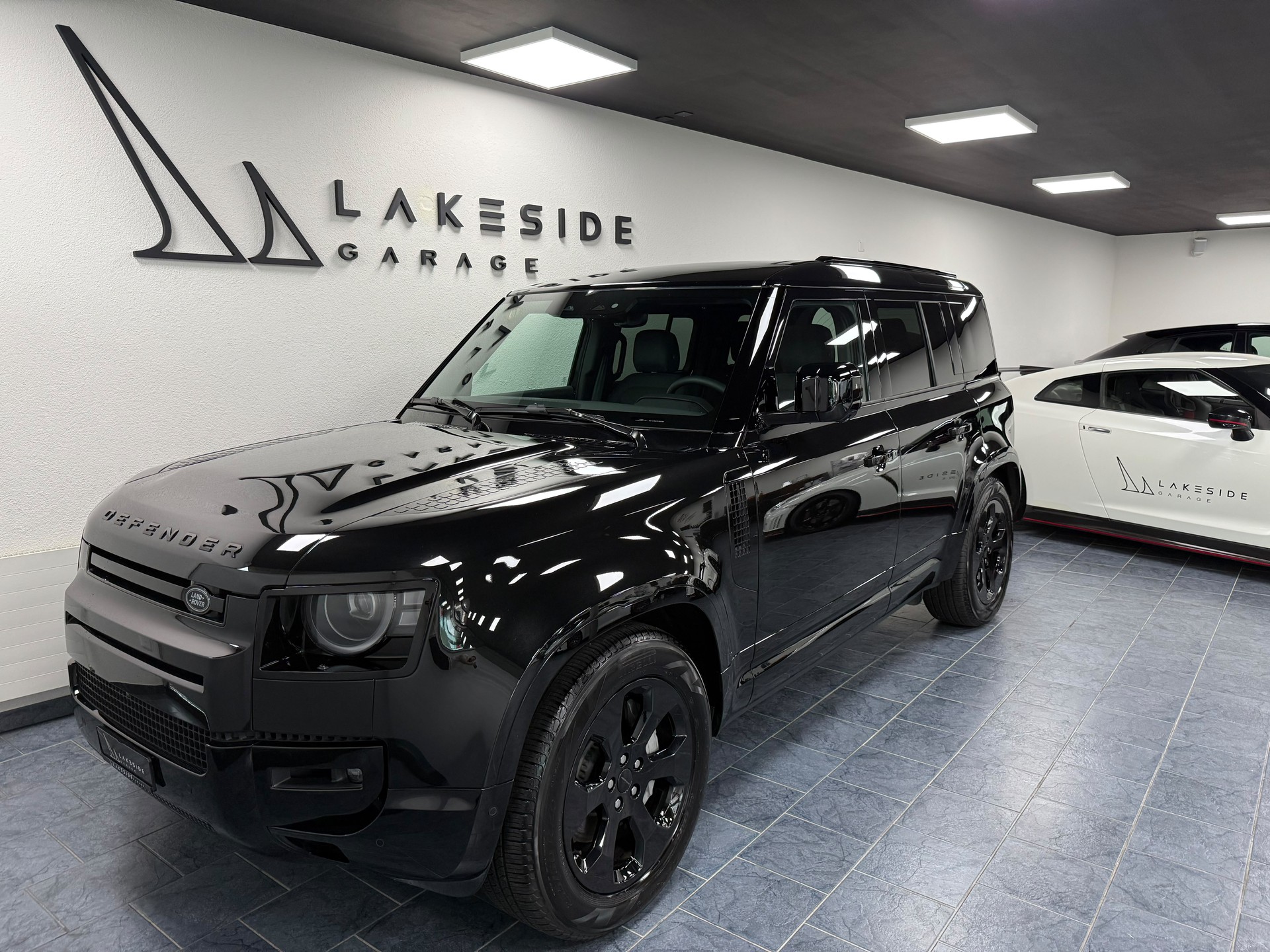 LAND ROVER Defender 110 3.0 D I6 350 X-Dynamic SE AWD AT8