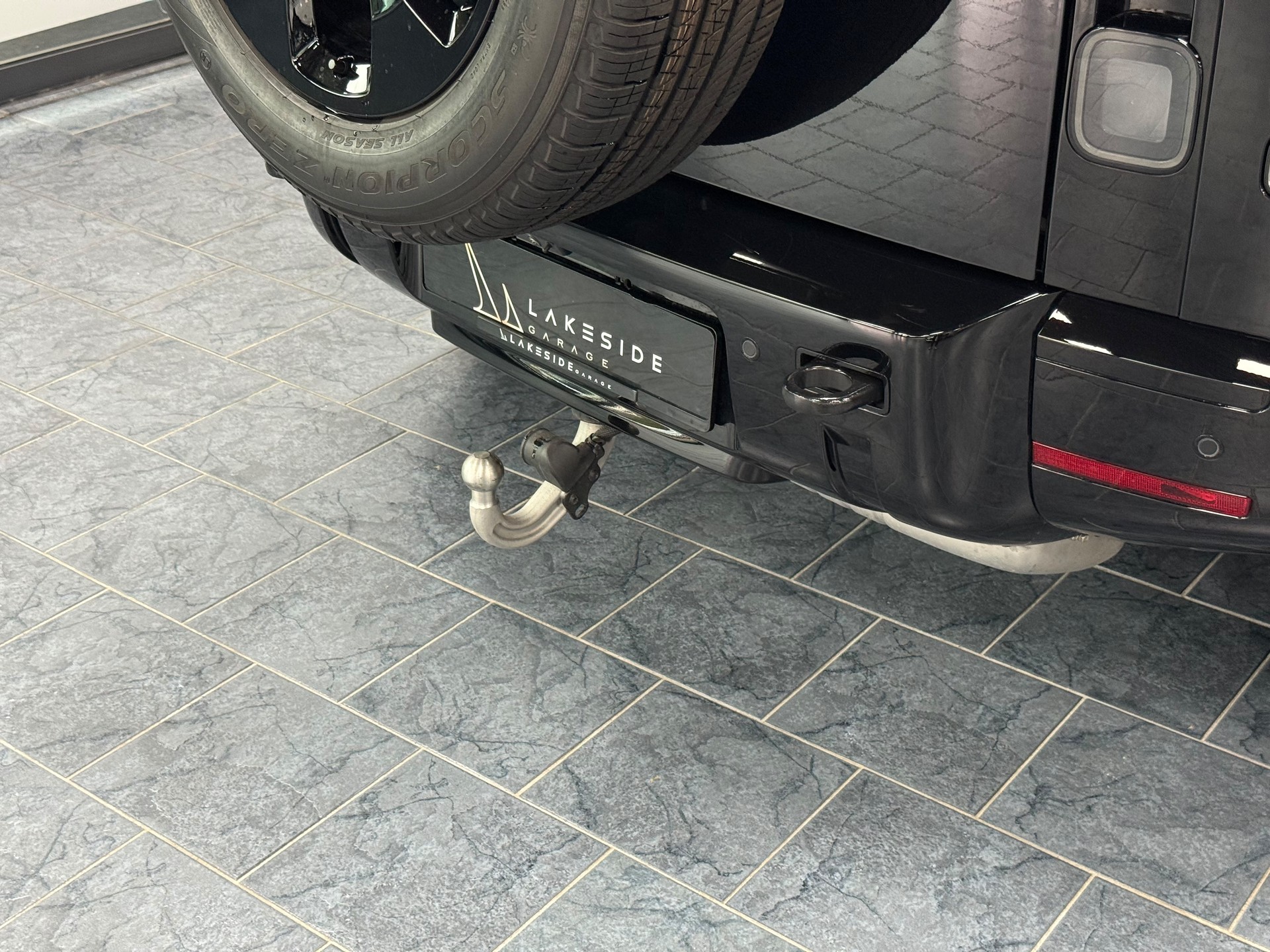 LAND ROVER Defender 110 3.0 D I6 350 X-Dynamic SE AWD AT8-image-27