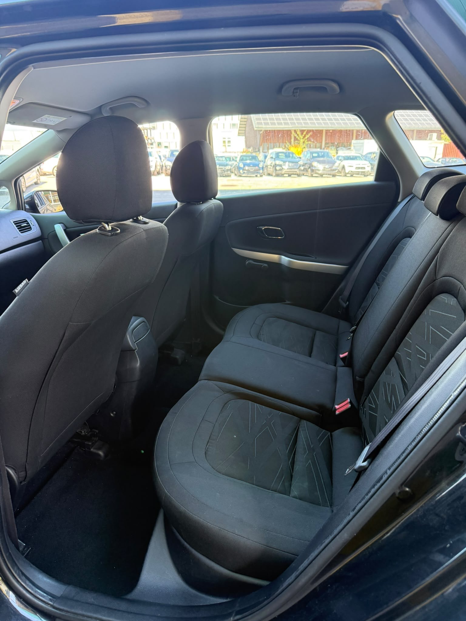 KIA Cee'd Sportswagon 1.6 CRDi Trend-image-12