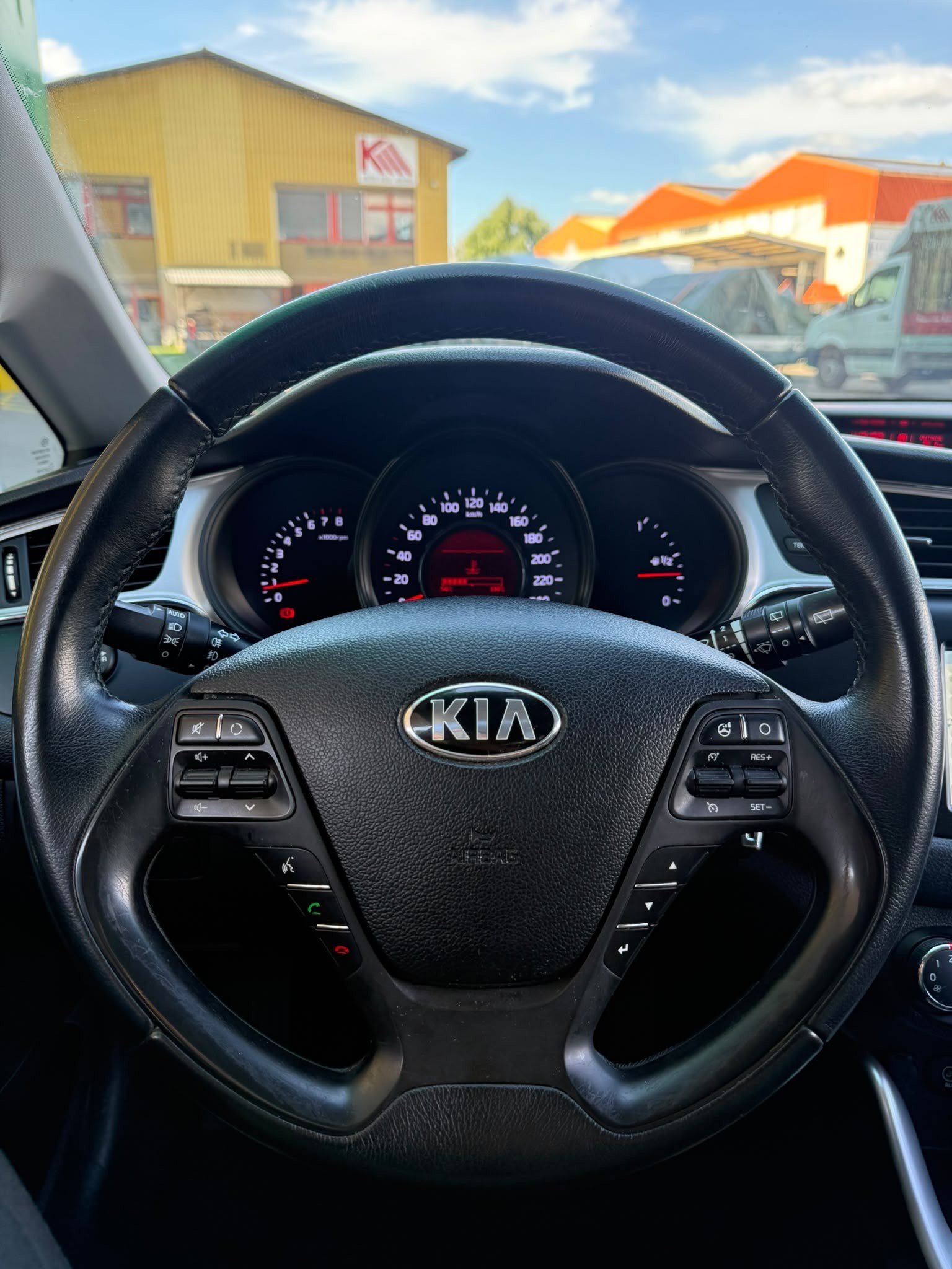 KIA Cee'd Sportswagon 1.6 CRDi Trend-image-11