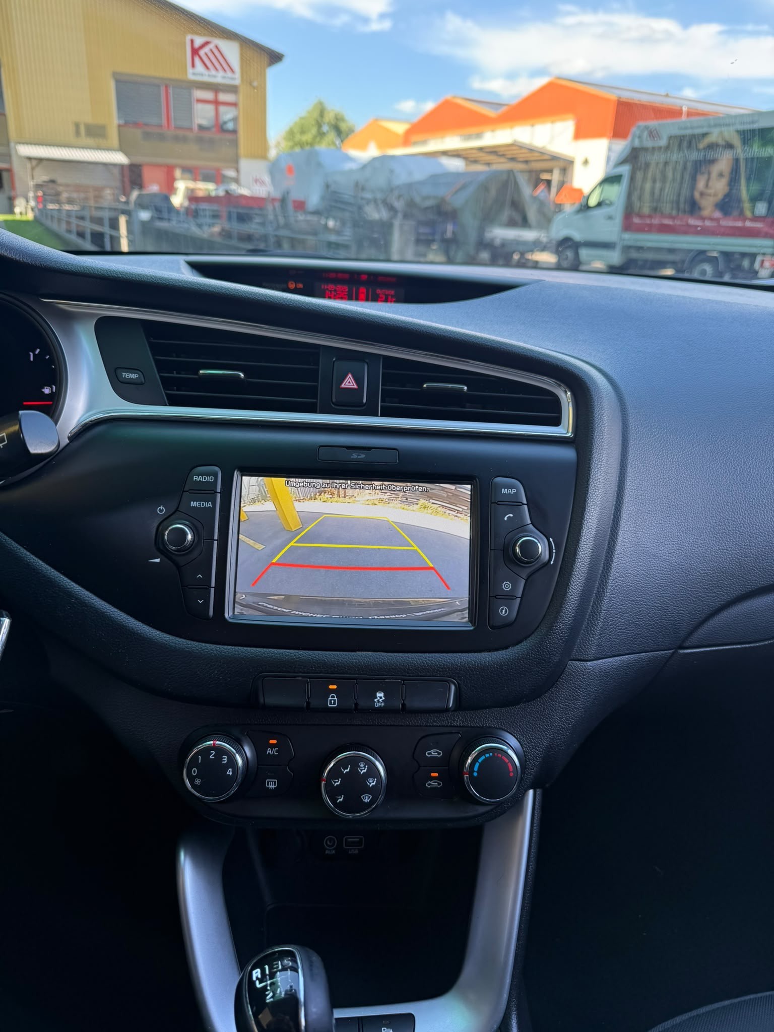 KIA Cee'd Sportswagon 1.6 CRDi Trend-image-13