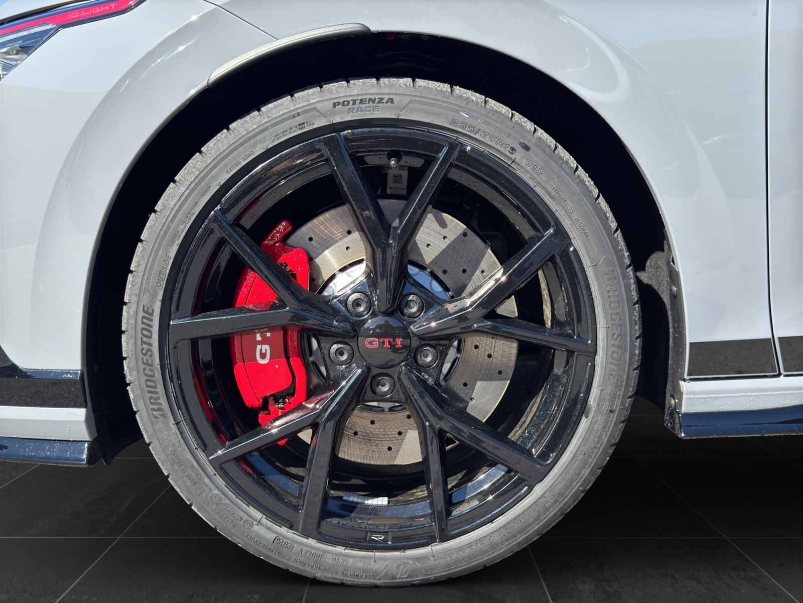 VW Golf 2.0 TSI GTI Edition 50 DSG-image-7