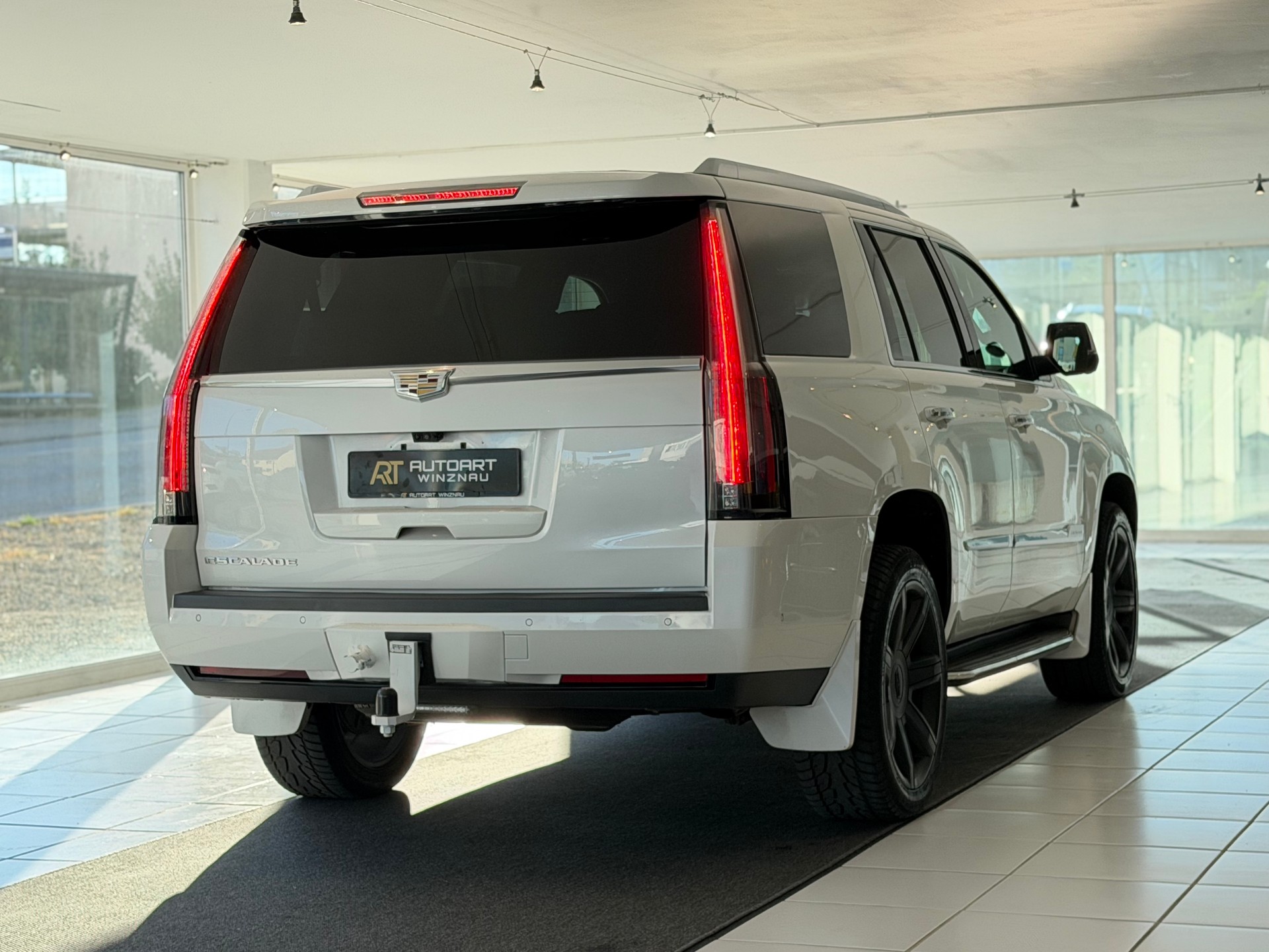 CADILLAC Escalade 6.2 Platinum Automatic-image-4