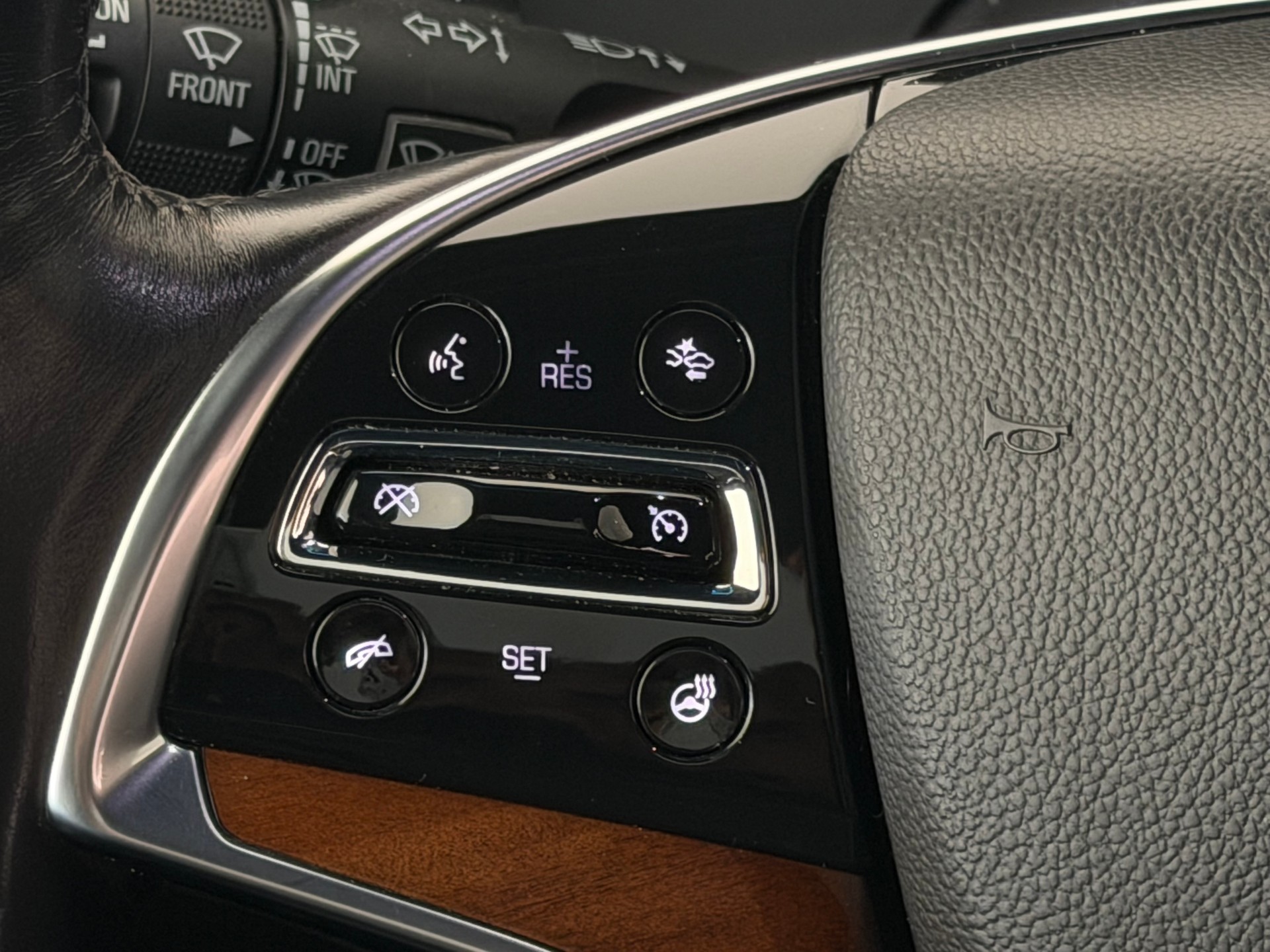 CADILLAC Escalade 6.2 Platinum Automatic-image-28