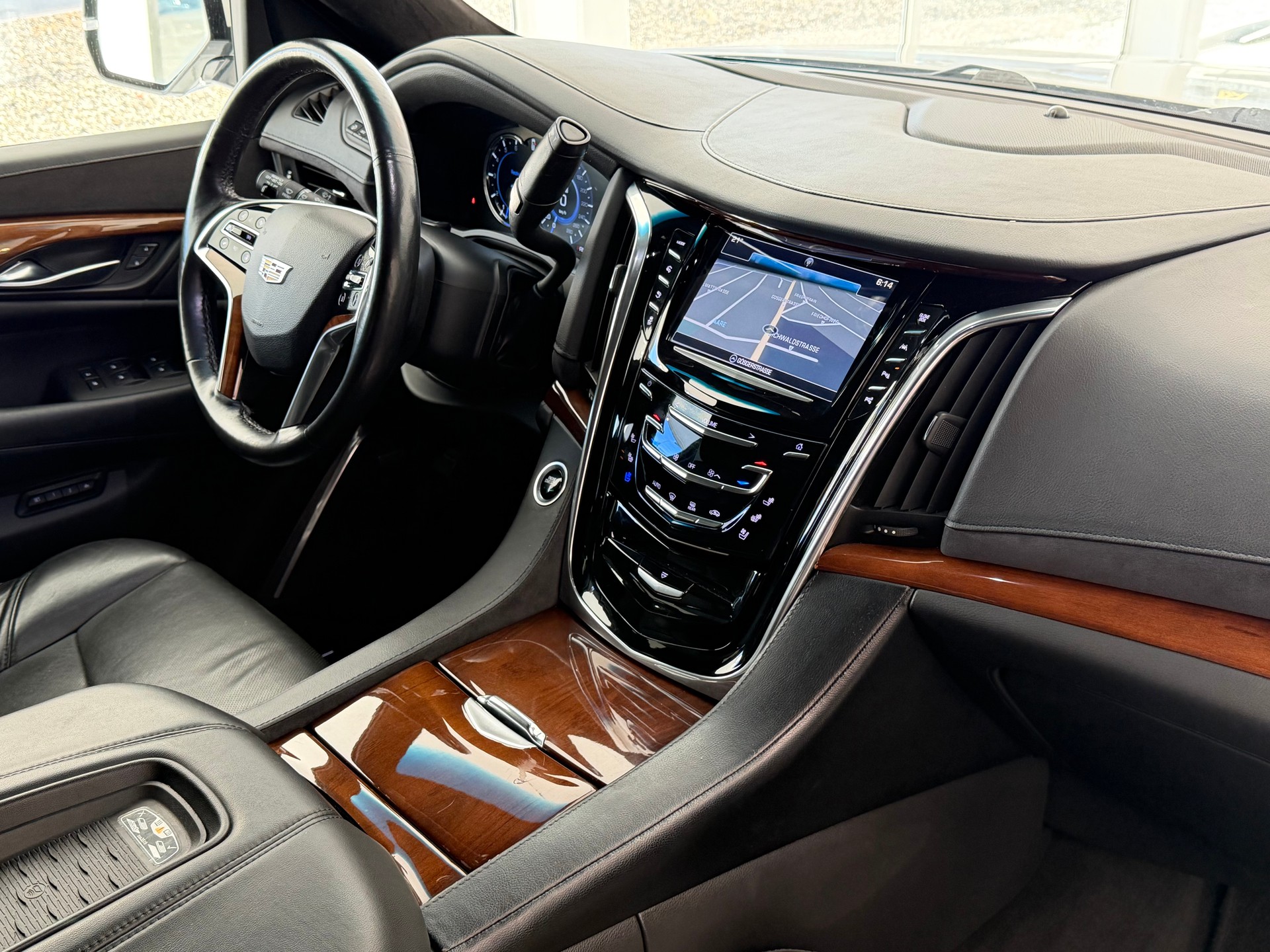 CADILLAC Escalade 6.2 Platinum Automatic-image-14