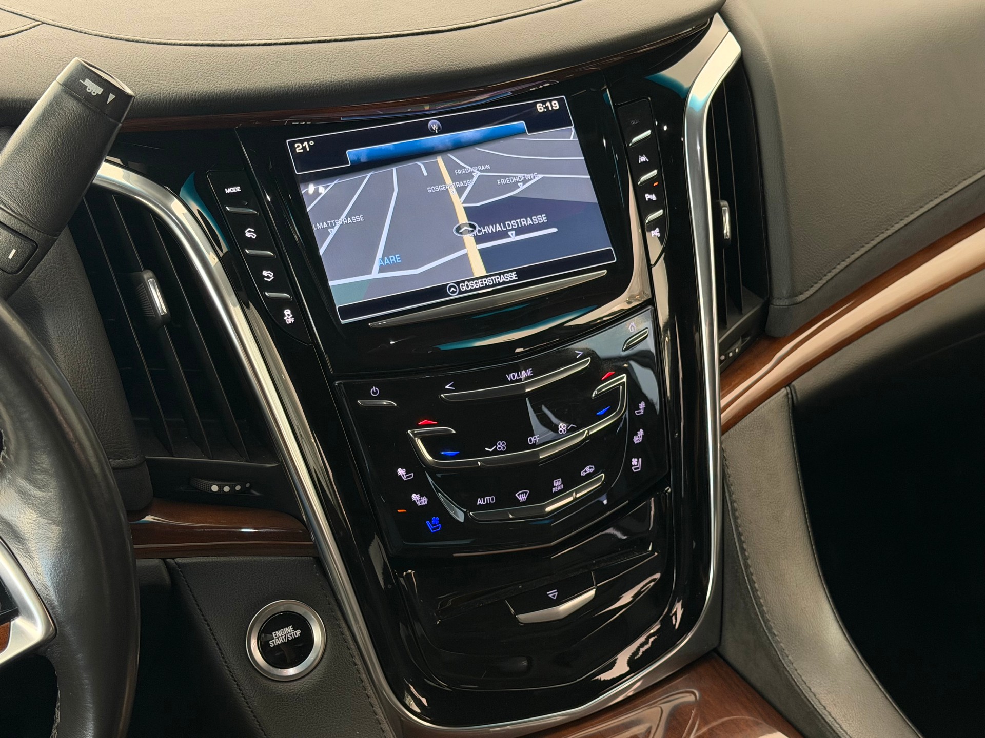 CADILLAC Escalade 6.2 Platinum Automatic-image-19