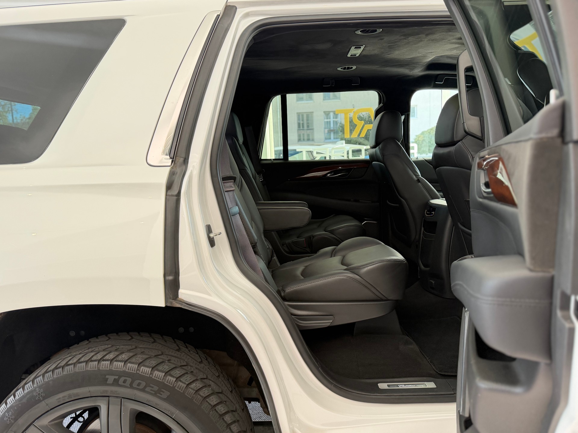 CADILLAC Escalade 6.2 Platinum Automatic-image-15