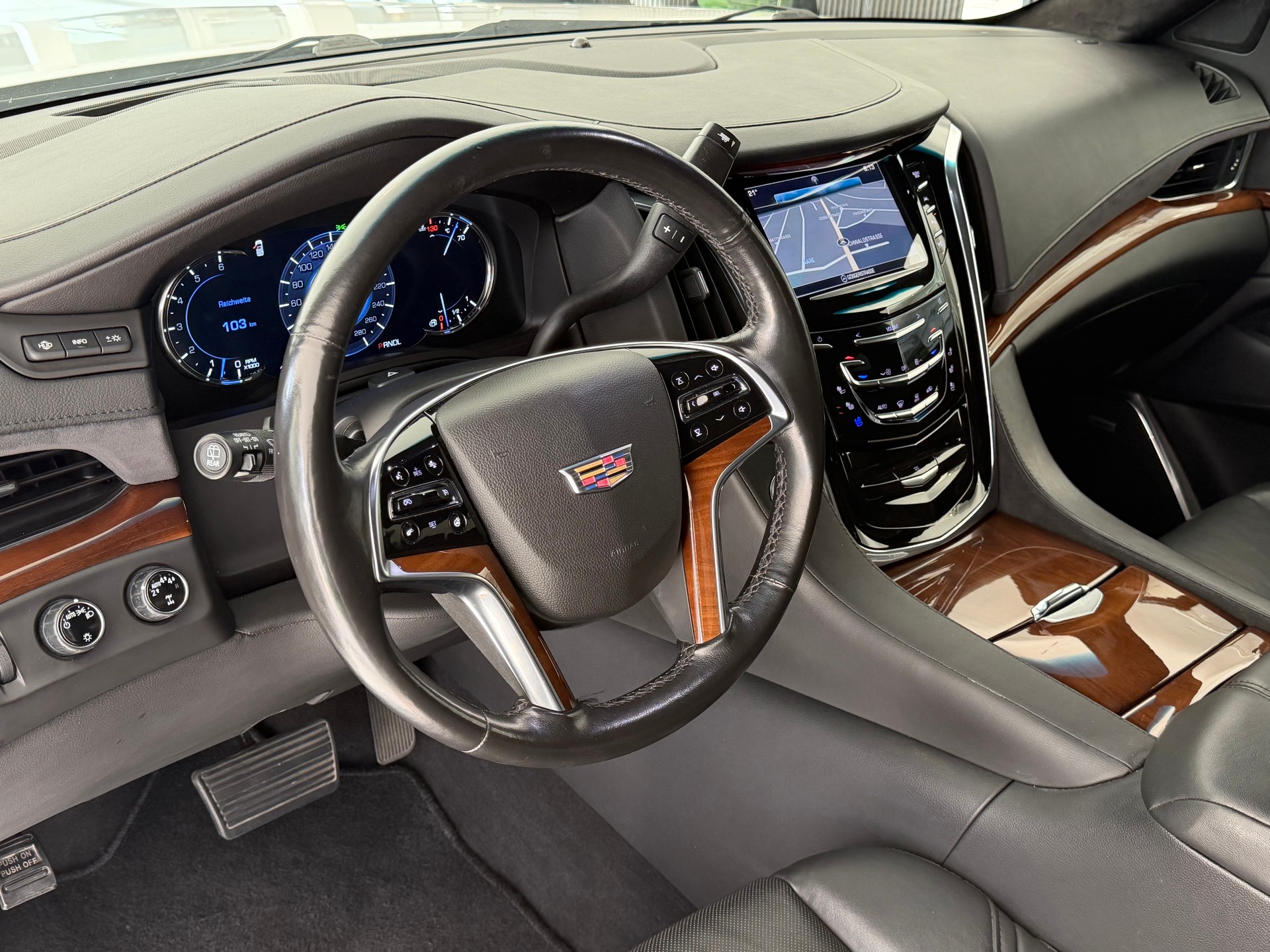 CADILLAC Escalade 6.2 Platinum Automatic-image-10