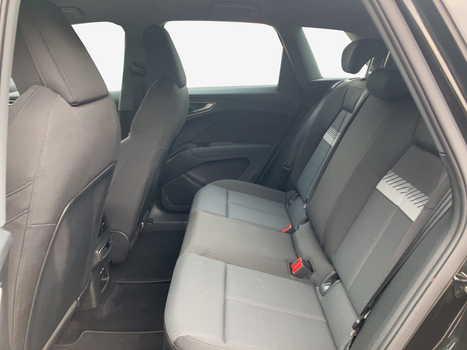 AUDI Q4 e-tron 35-image-11
