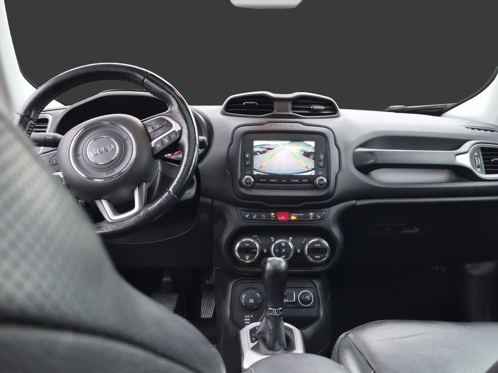 JEEP Renegade 1.4 Turbo Limited AWD-image-22