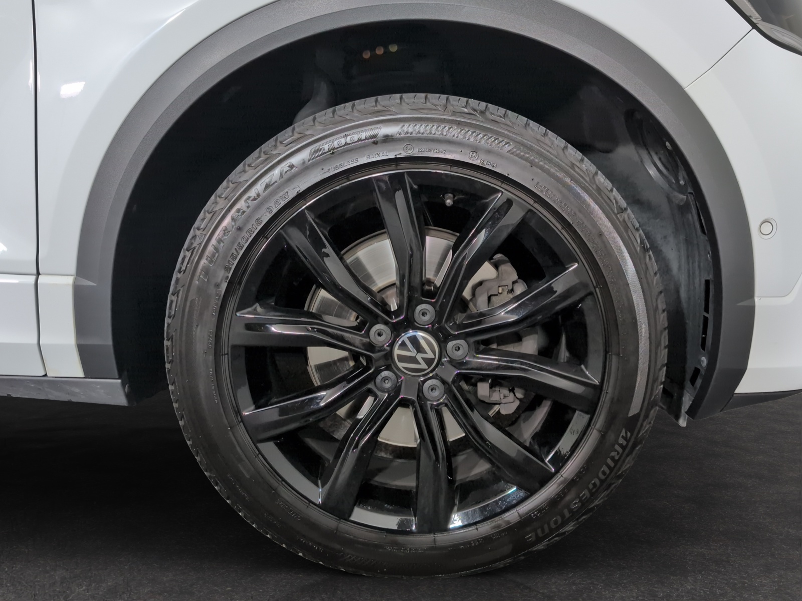VW T-Roc 2.0 TSI R-Line DSG 4Motion-image-4