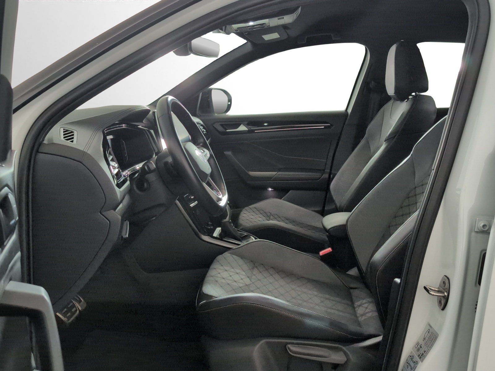 VW T-Roc 2.0 TSI R-Line DSG 4Motion-image-5