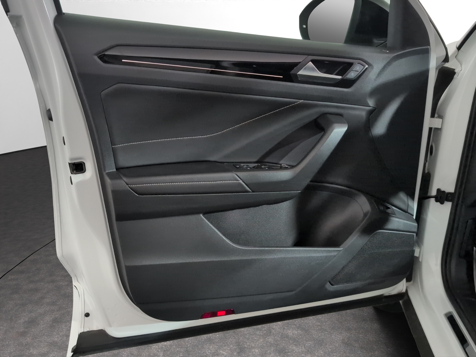 VW T-Roc 2.0 TSI R-Line DSG 4Motion-image-13
