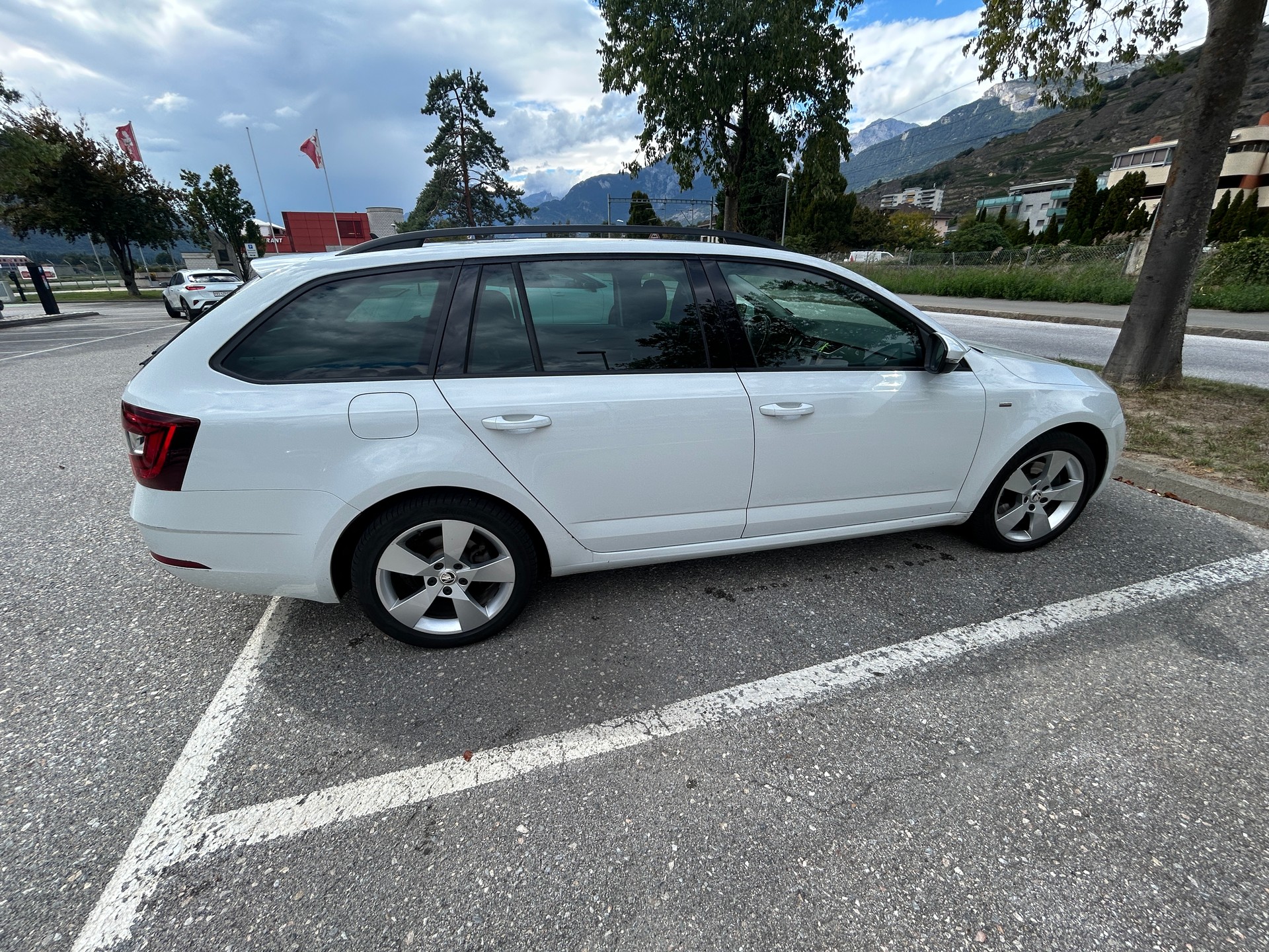 SKODA 2.0 TSI 190 4x4 DSG-image-1