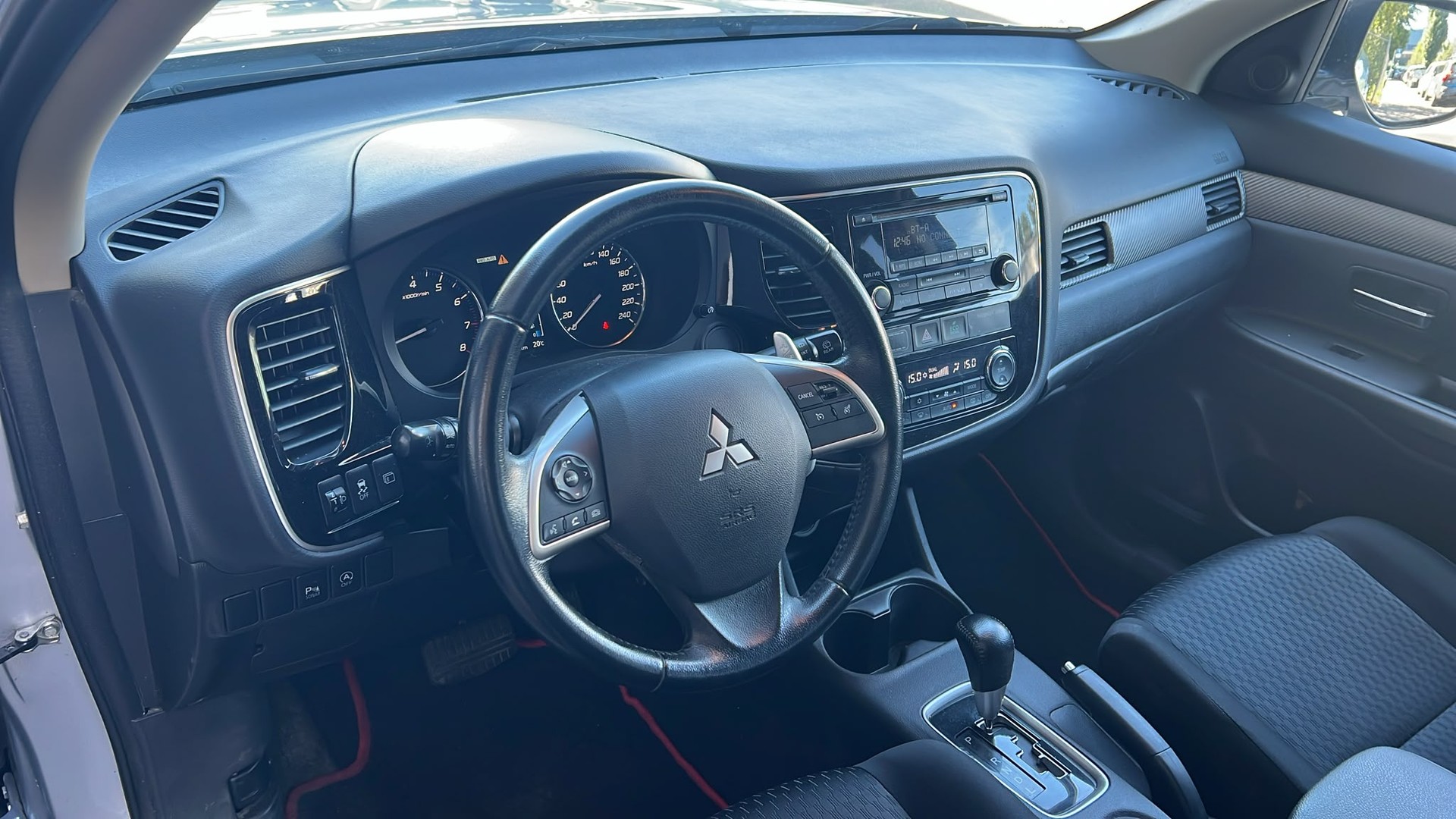 MITSUBISHI Outlander 2.0 Intense CVT-image-9