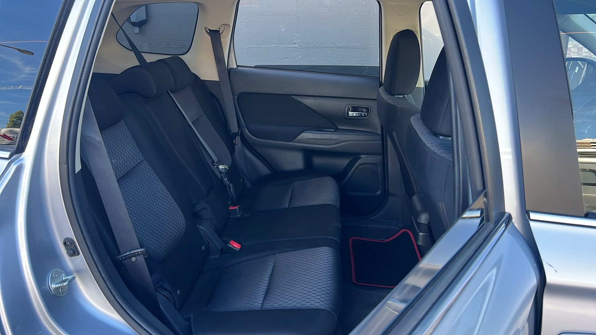 MITSUBISHI Outlander 2.0 Intense CVT-image-13
