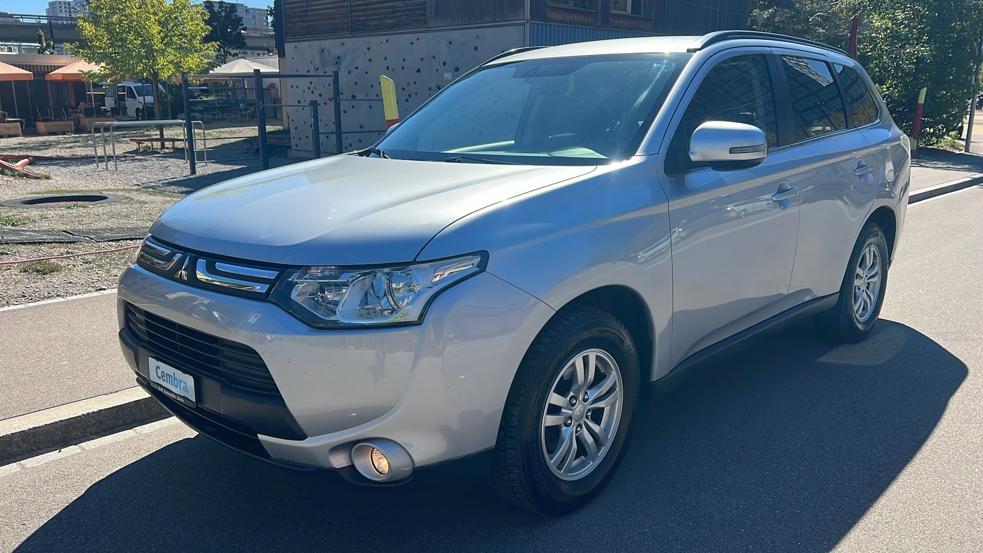 MITSUBISHI Outlander 2.0 Intense CVT-image-0