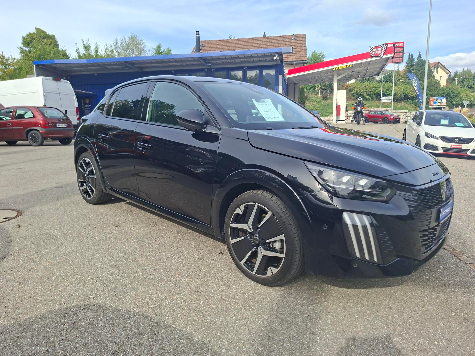 PEUGEOT 208 1.2 MHEV 145 GT-image-5