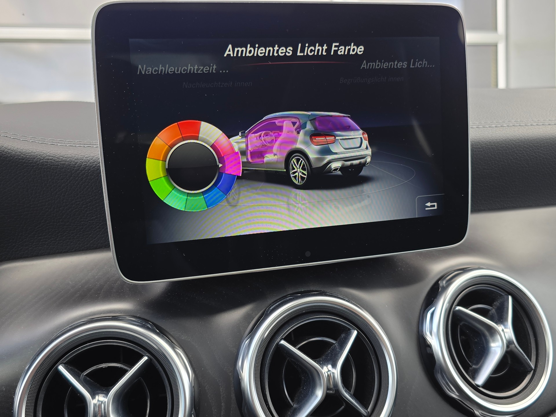 MERCEDES-BENZ GLA 220 AMG Line 4Matic 7G-DCT-image-22