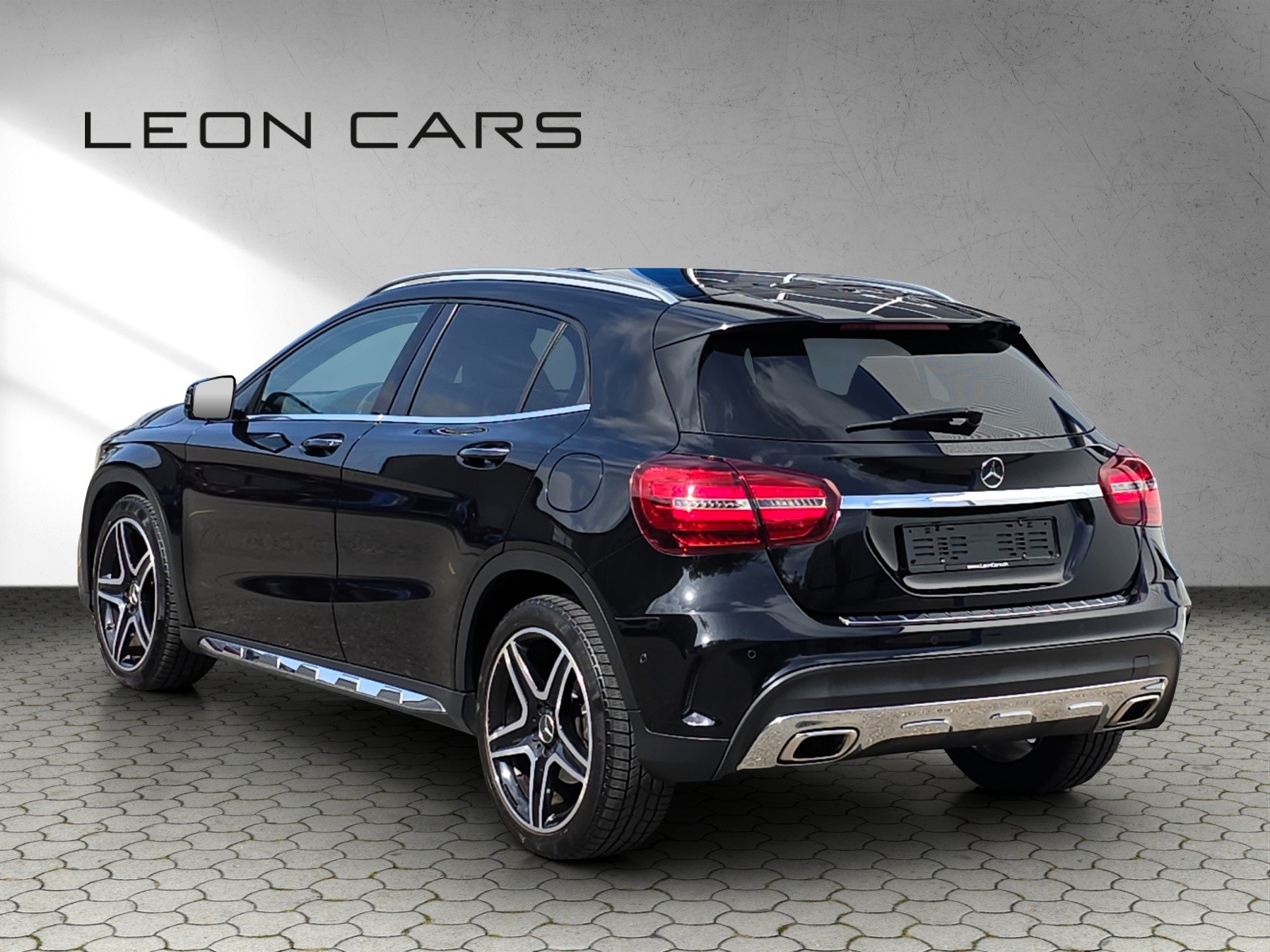 MERCEDES-BENZ GLA 220 AMG Line 4Matic 7G-DCT-image-6