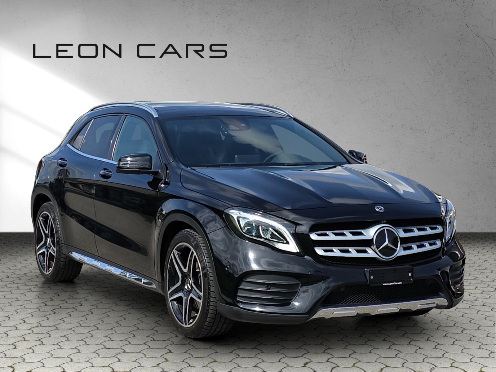 MERCEDES-BENZ GLA 220 AMG Line 4Matic 7G-DCT-image-2