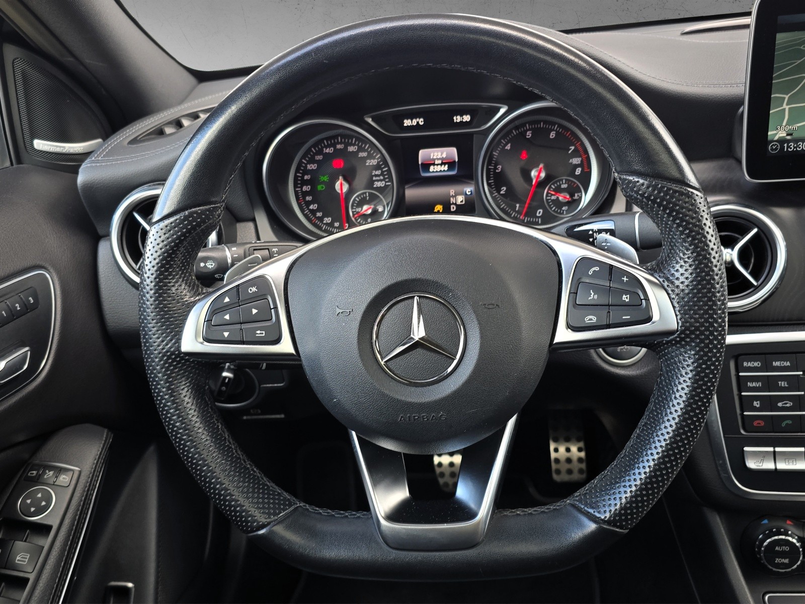 MERCEDES-BENZ GLA 220 AMG Line 4Matic 7G-DCT-image-12