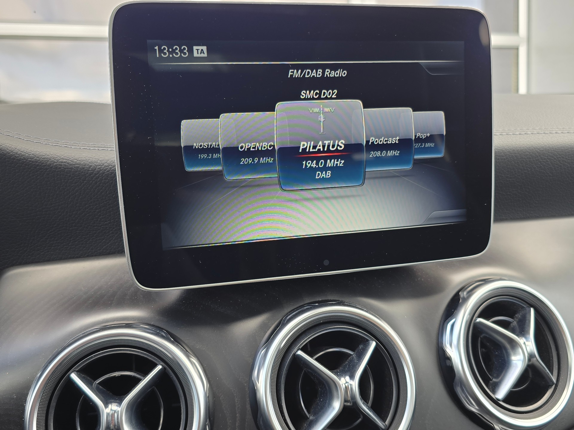 MERCEDES-BENZ GLA 220 AMG Line 4Matic 7G-DCT-image-23