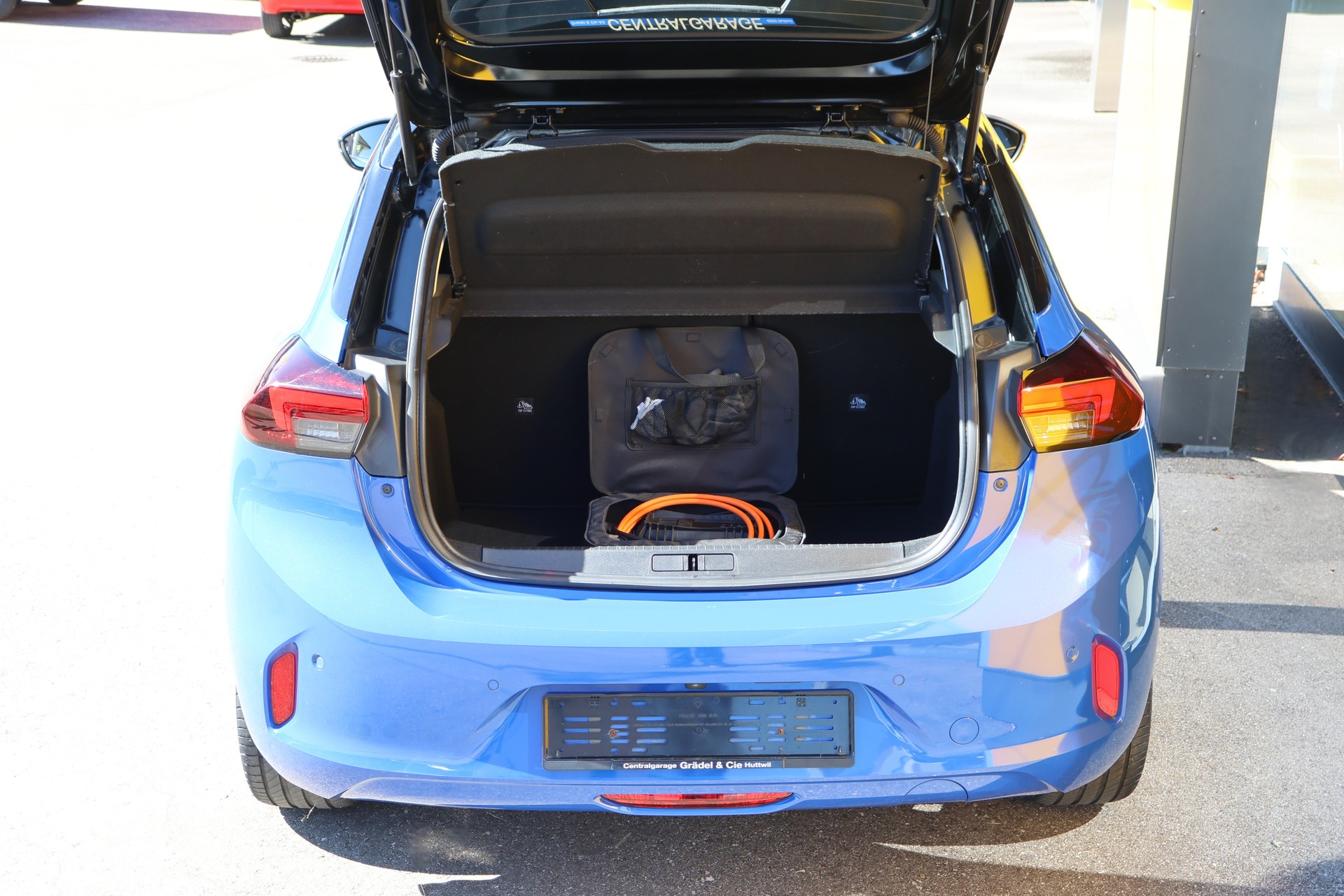 OPEL Corsa e-Elegance-image-14