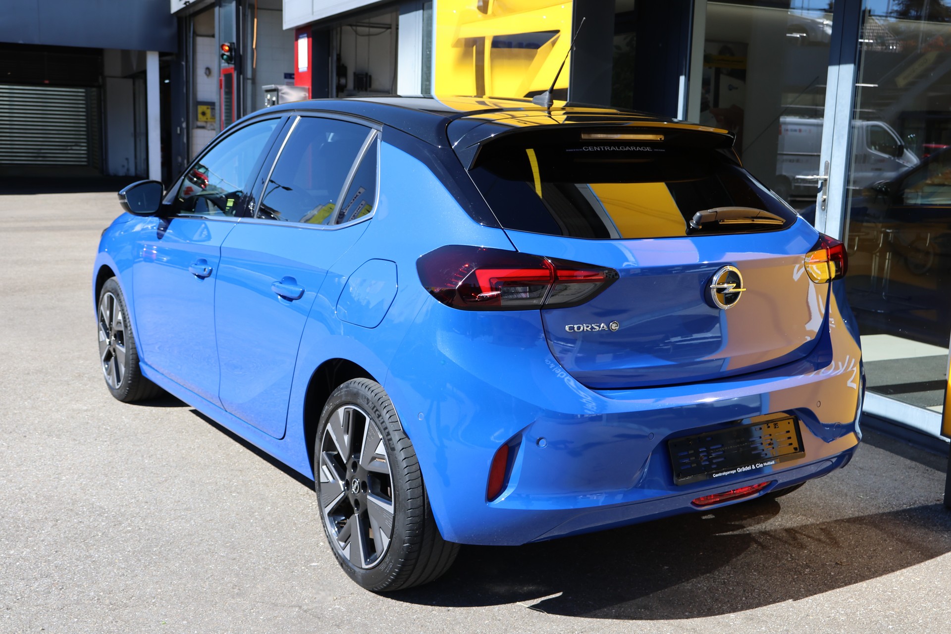 OPEL Corsa e-Elegance-image-2