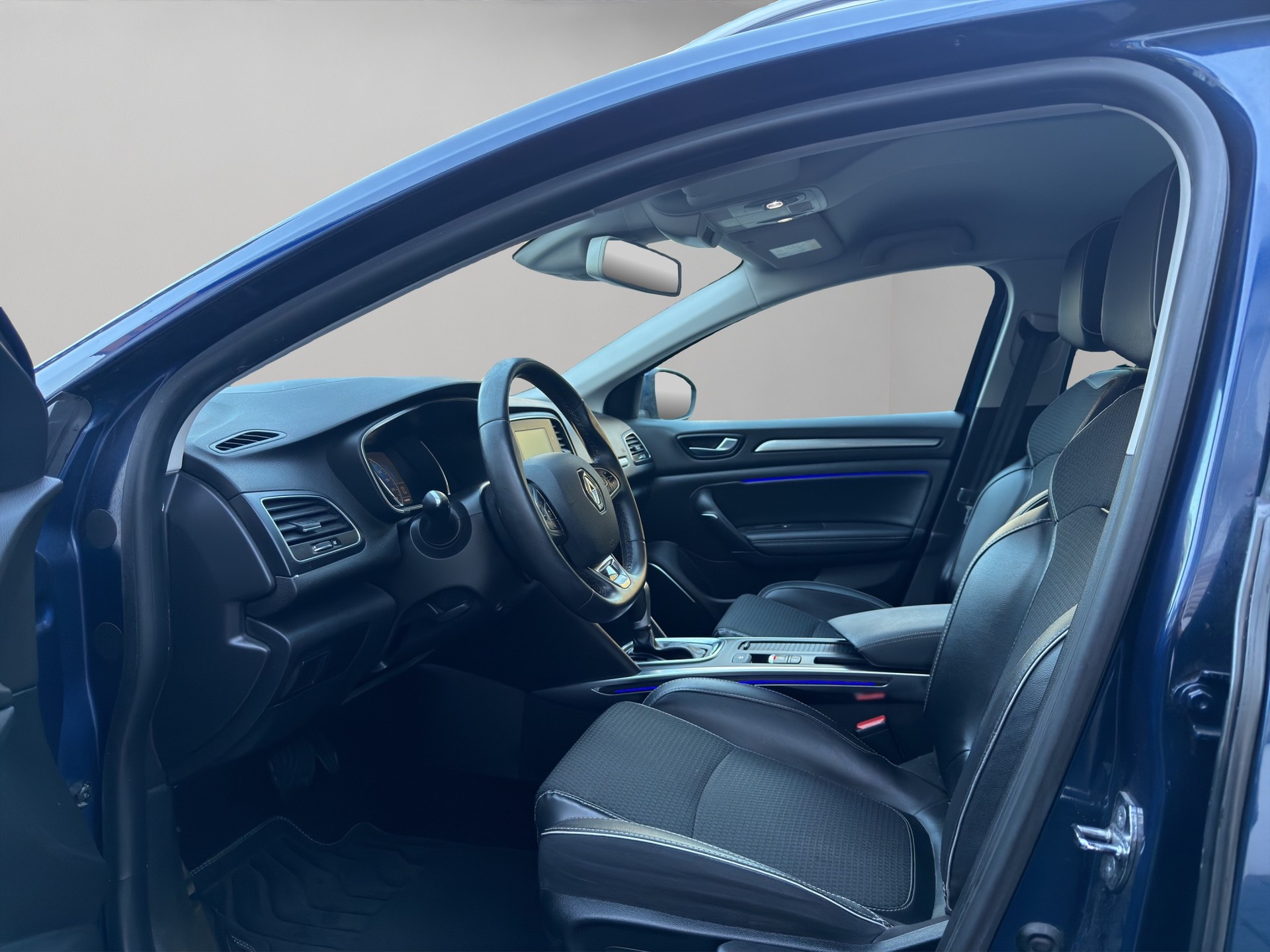RENAULT Mégane Grandtour 1.2 16V Turbo Bose EDC-image-8