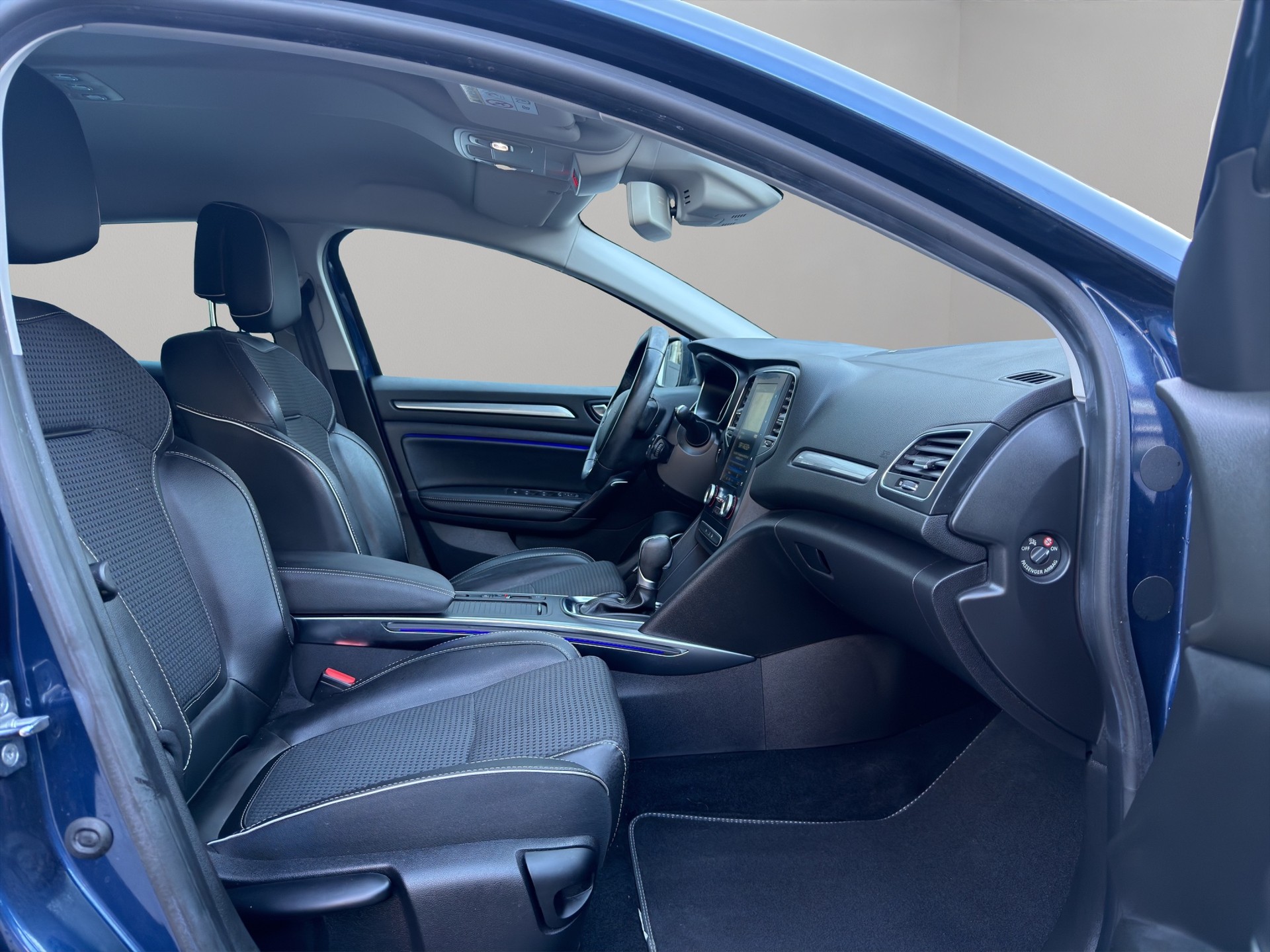 RENAULT Mégane Grandtour 1.2 16V Turbo Bose EDC-image-15
