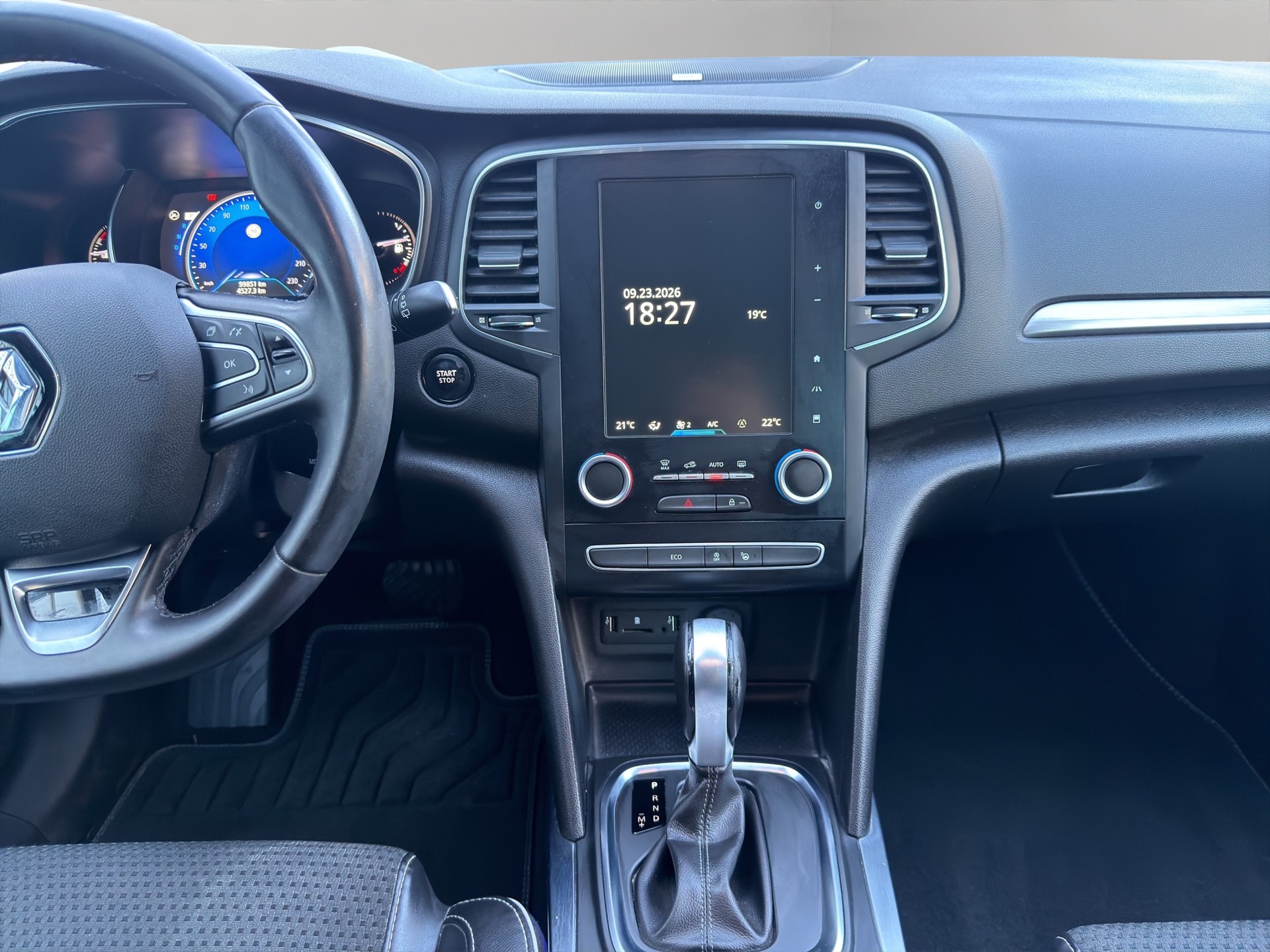 RENAULT Mégane Grandtour 1.2 16V Turbo Bose EDC-image-11