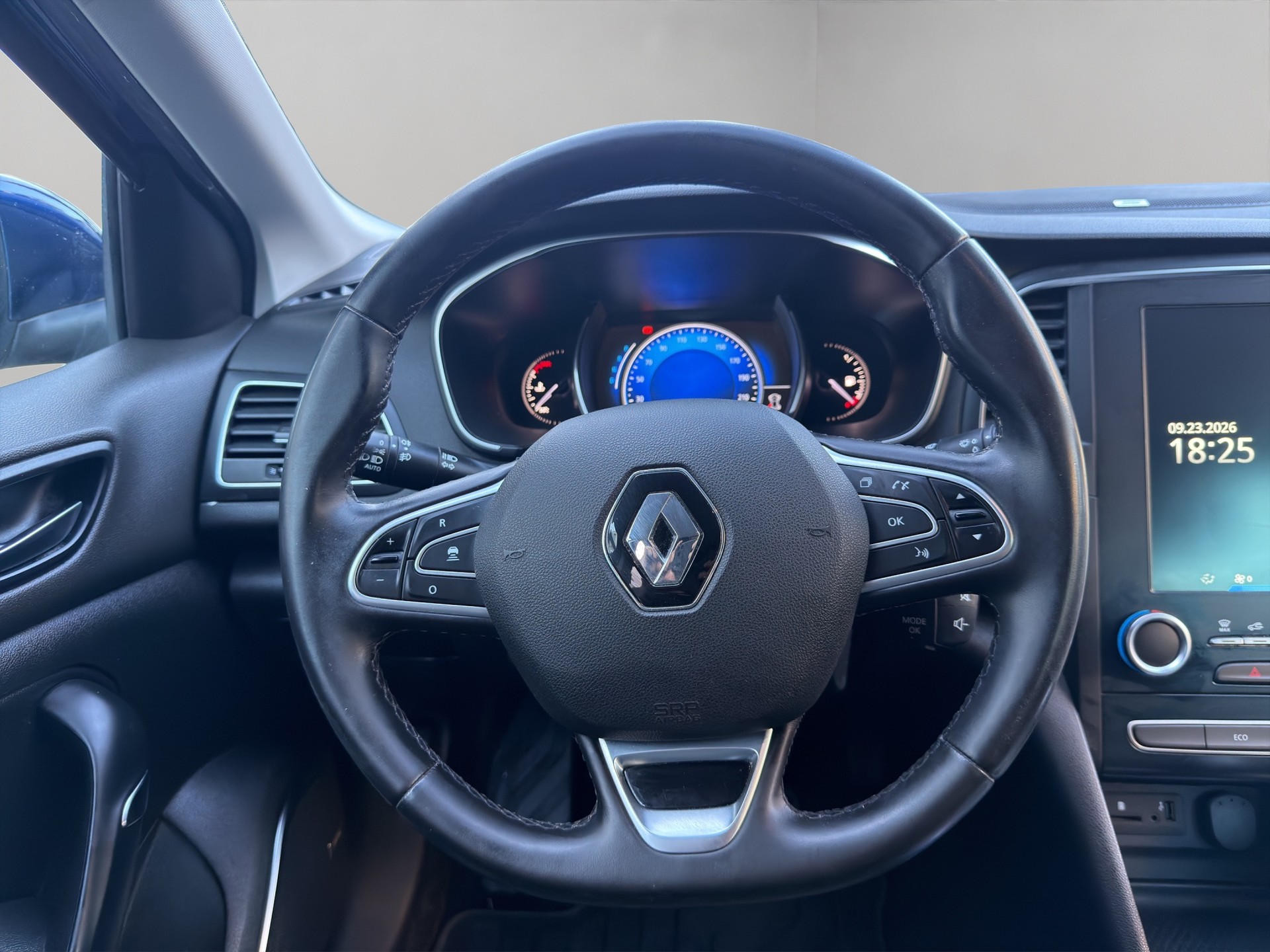 RENAULT Mégane Grandtour 1.2 16V Turbo Bose EDC-image-10